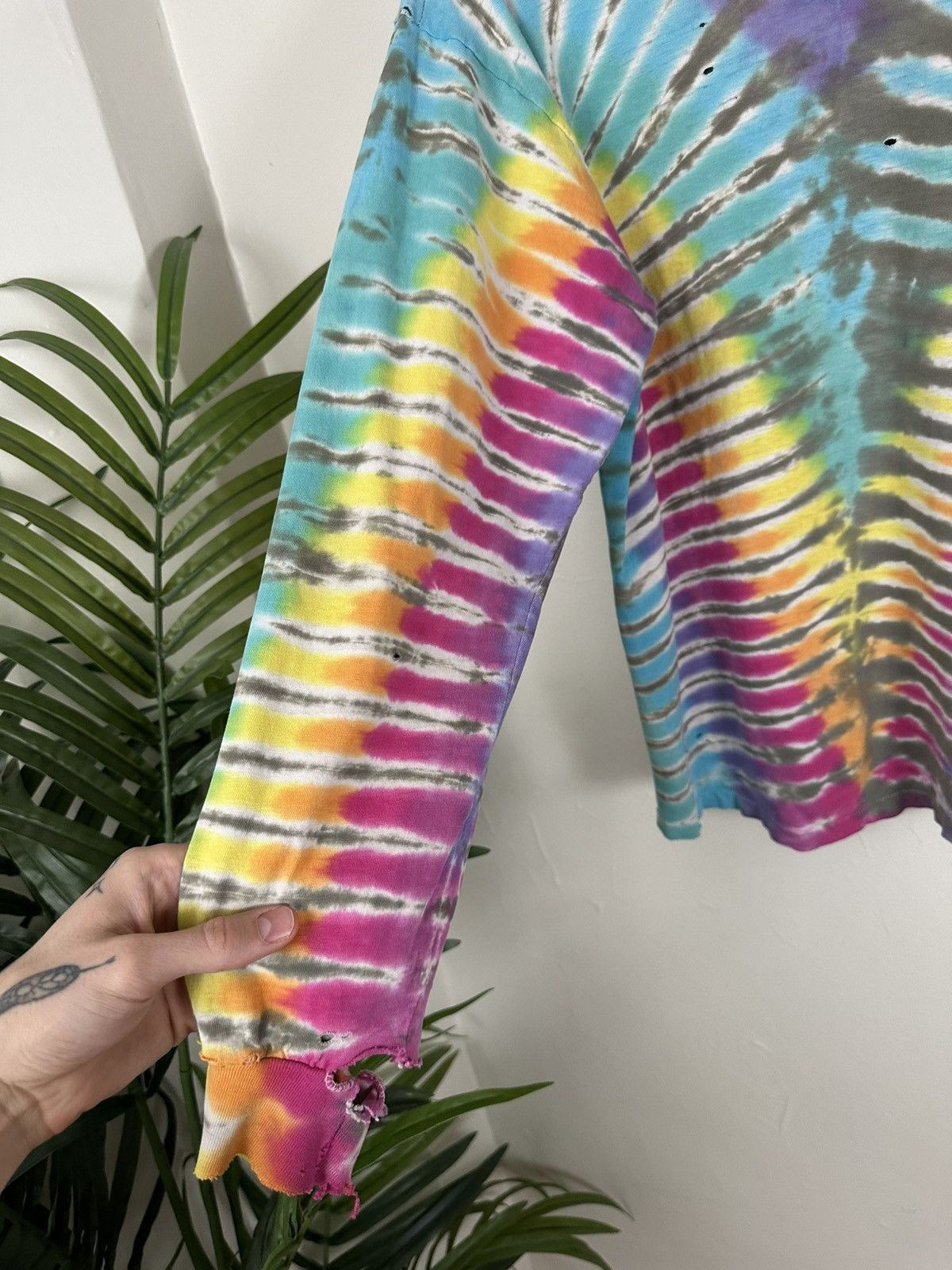 Hanes (L) AMAZING THRASHED OUT Tye Dye Longsleeve Tee Size US L / EU 52-54 / 3 - 14 Thumbnail