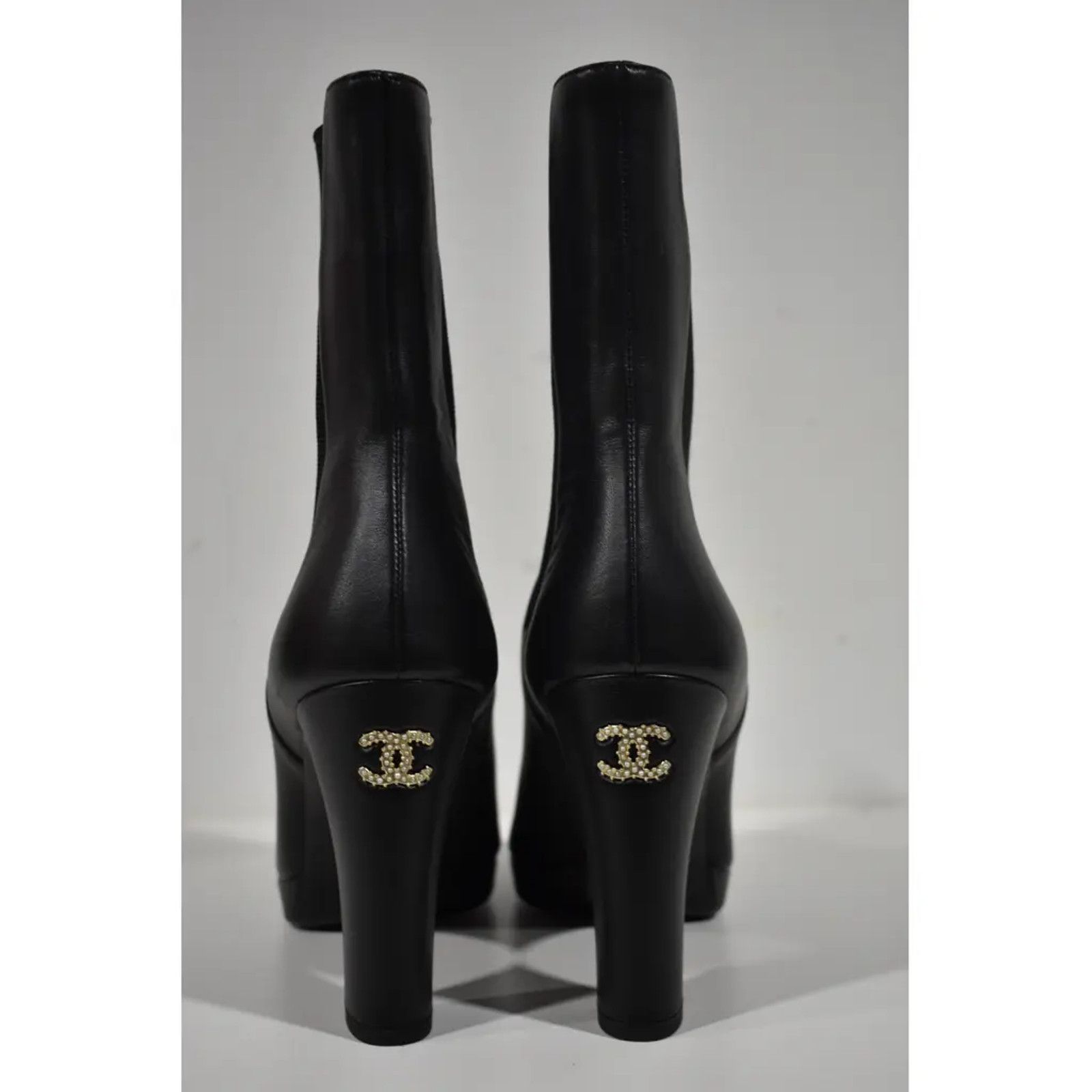 Chanel Chanel 20A Black Lambskin Leather Patent Pearl CC Ankle Size US 11.5 / IT 41.5 - 8 Thumbnail
