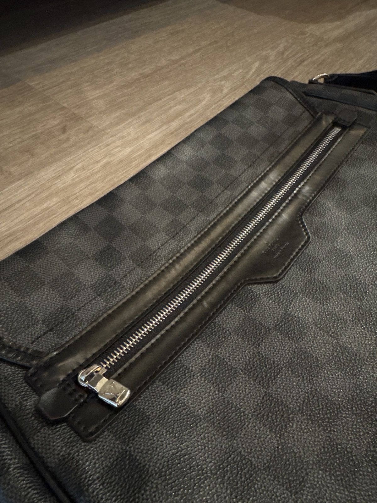 Louis Vuitton Louis Vuitton Messenger Bag Size ONE SIZE - 4 Thumbnail