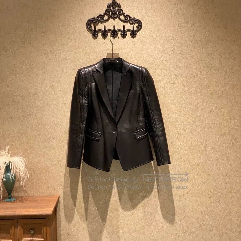 Valentino Valentino Leather jacket Size M / US 6-8 / IT 42-44 - 1 Thumbnail