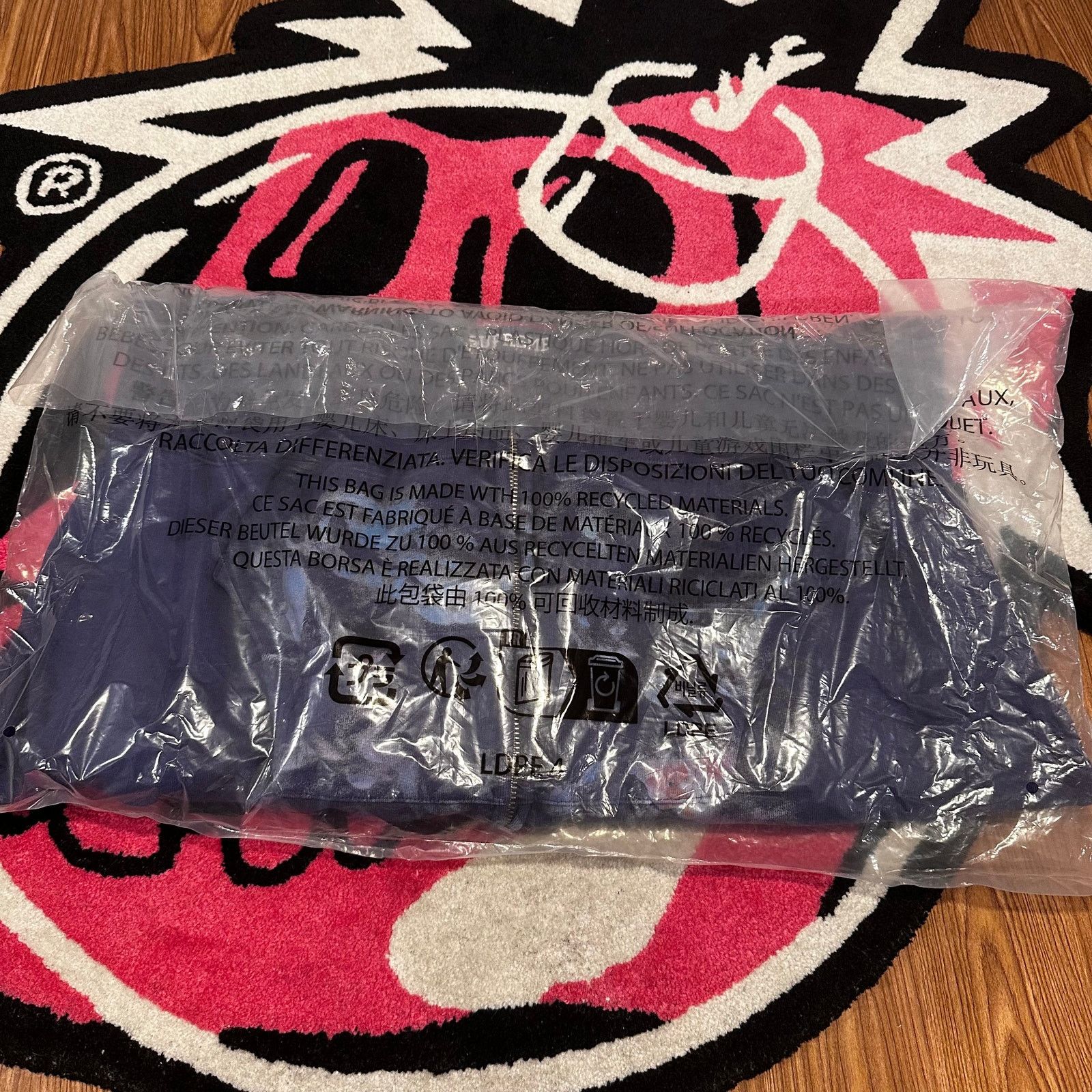 Supreme Frank Frazetta Zip Up Hooded Sweatshirt – Size Medium – New Size US M / EU 48-50 / 2 - 3 Thumbnail
