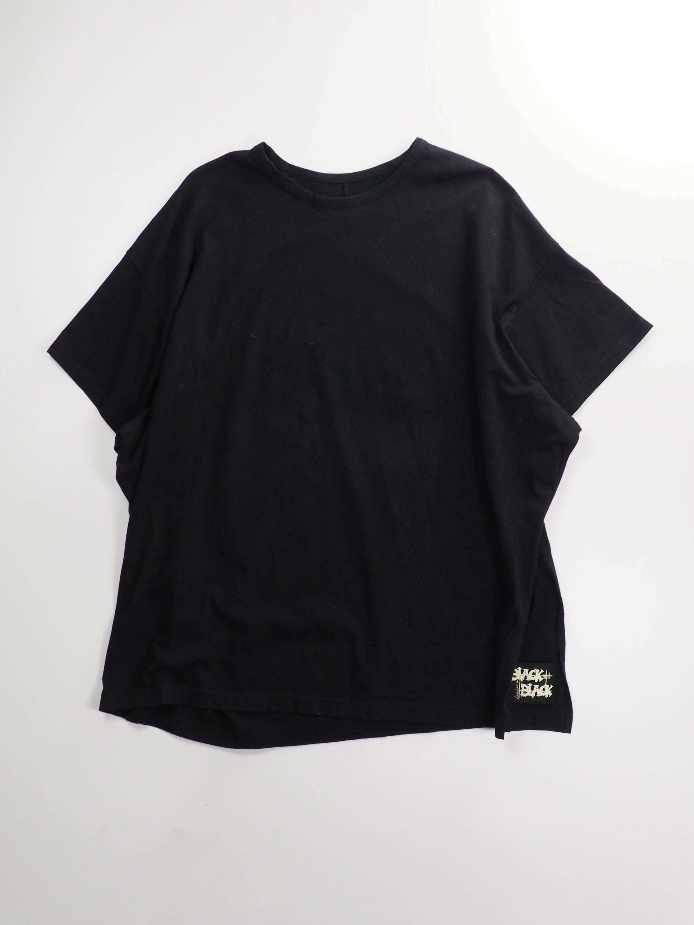 Yohji Yamamoto Yohji Yamamoto Black and Black tee Size US M / EU 48-50 / 2 - 2 Thumbnail