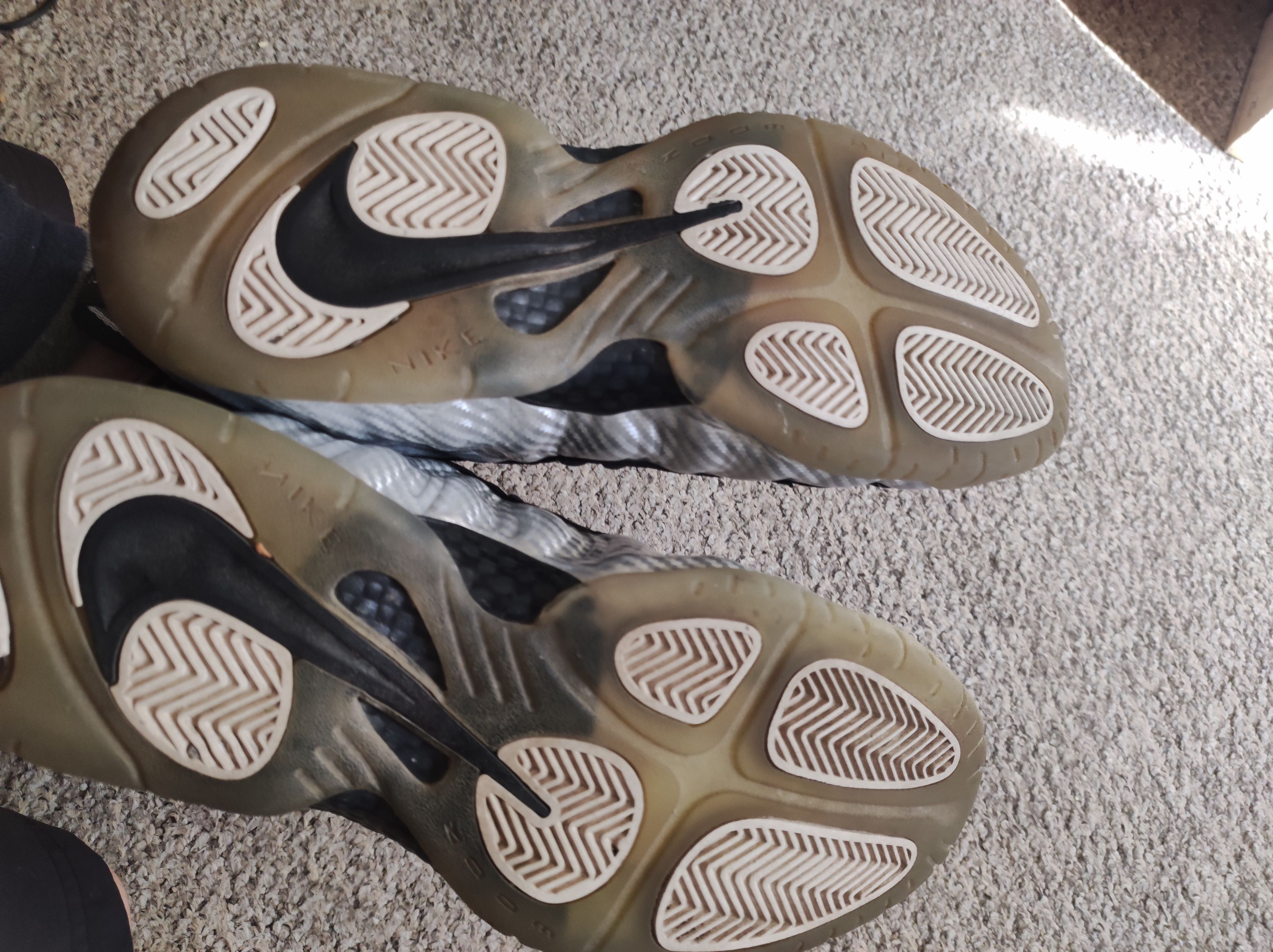 Hypebeast × Nike × Vintage Nike foamposite pro silver surfer US10 Size US 10.5 / EU 43-44 - 8 Thumbnail