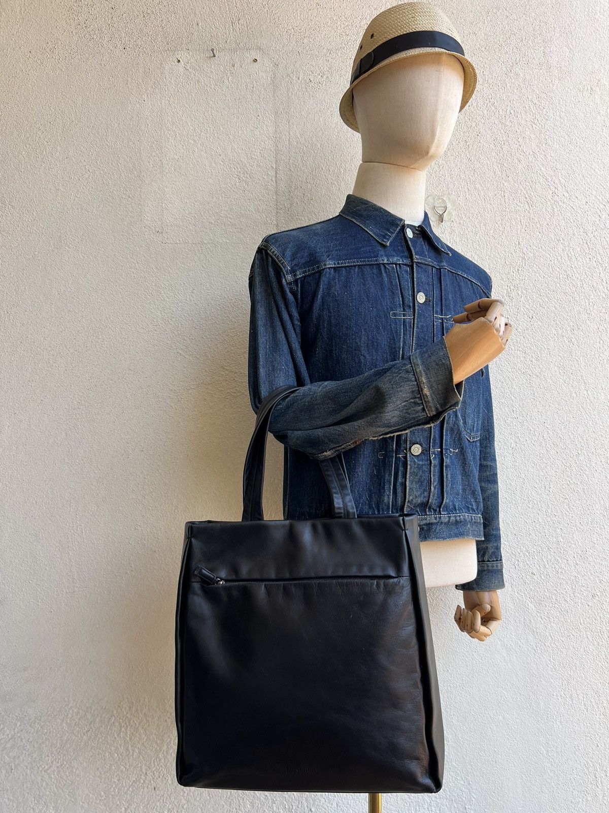 Leather × Moschino Vintage MOSCHINO Patina Black Leather Tote Bag Size ONE SIZE - 5 Thumbnail
