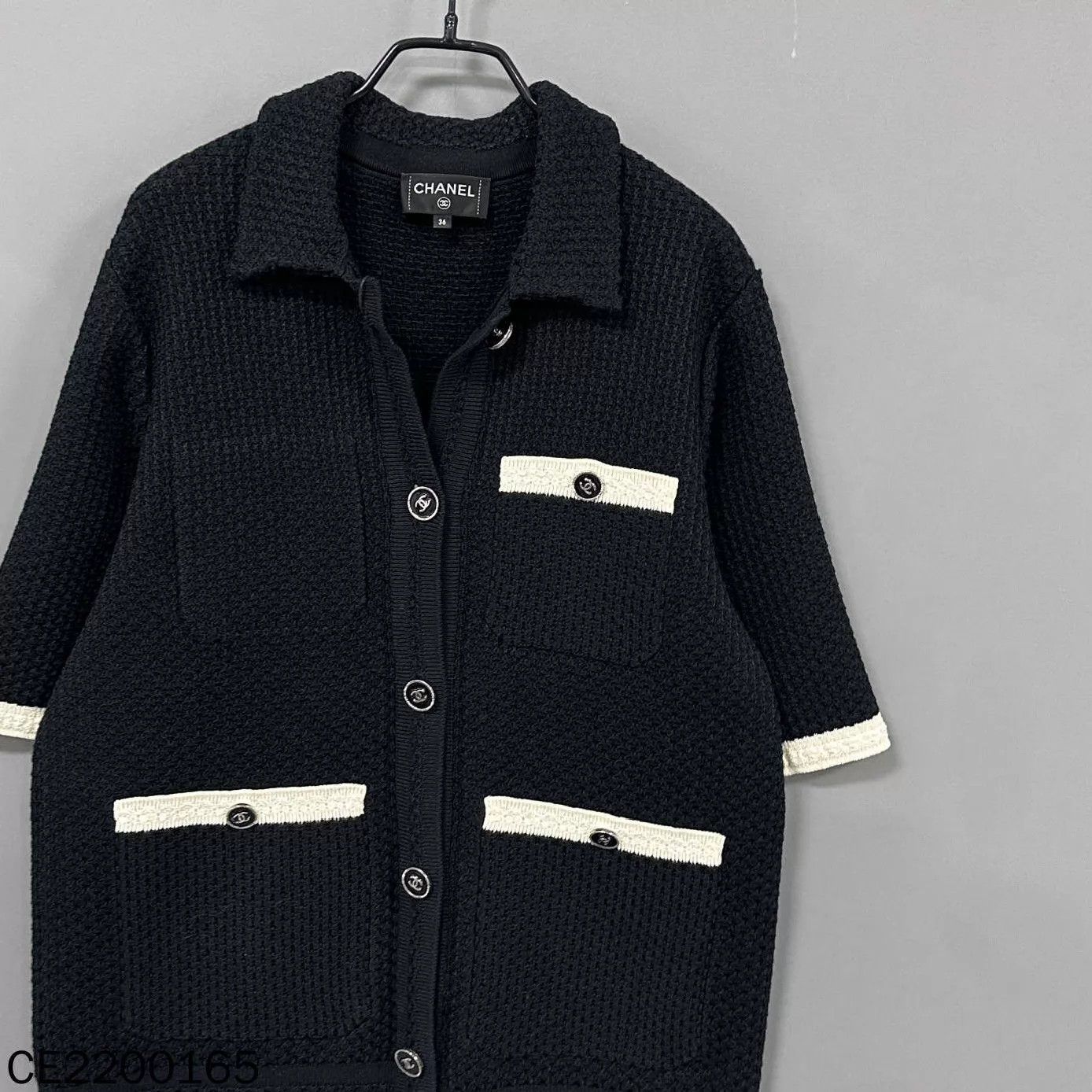 Chanel Chanel women's black & white enamel button short jacket Size XS / US 0-2 / IT 36-38 - 2 Thumbnail