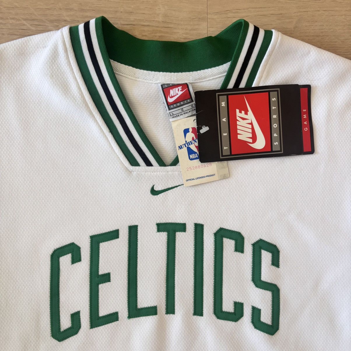 Nike 90s Nike Boston Celtics NBA Authentic Warm-Up Jersey Shirt Size US L / EU 52-54 / 3 - 2 Thumbnail