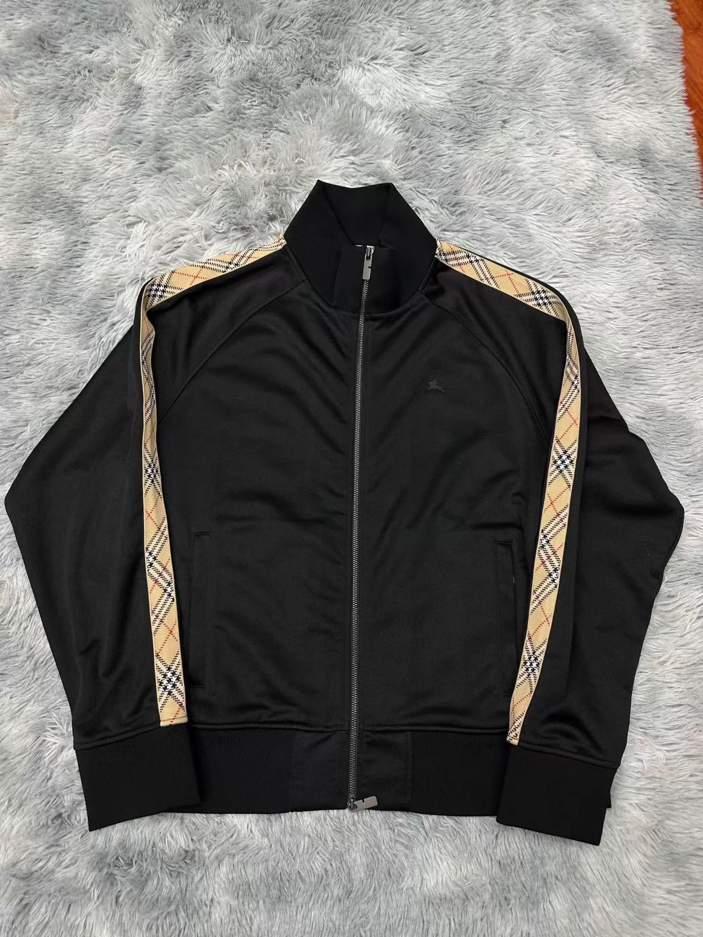 Burberry Burberry New Horseferry Check Xxl Jacket Size XXL / US 16-18 / IT 52-54 - 1 Thumbnail