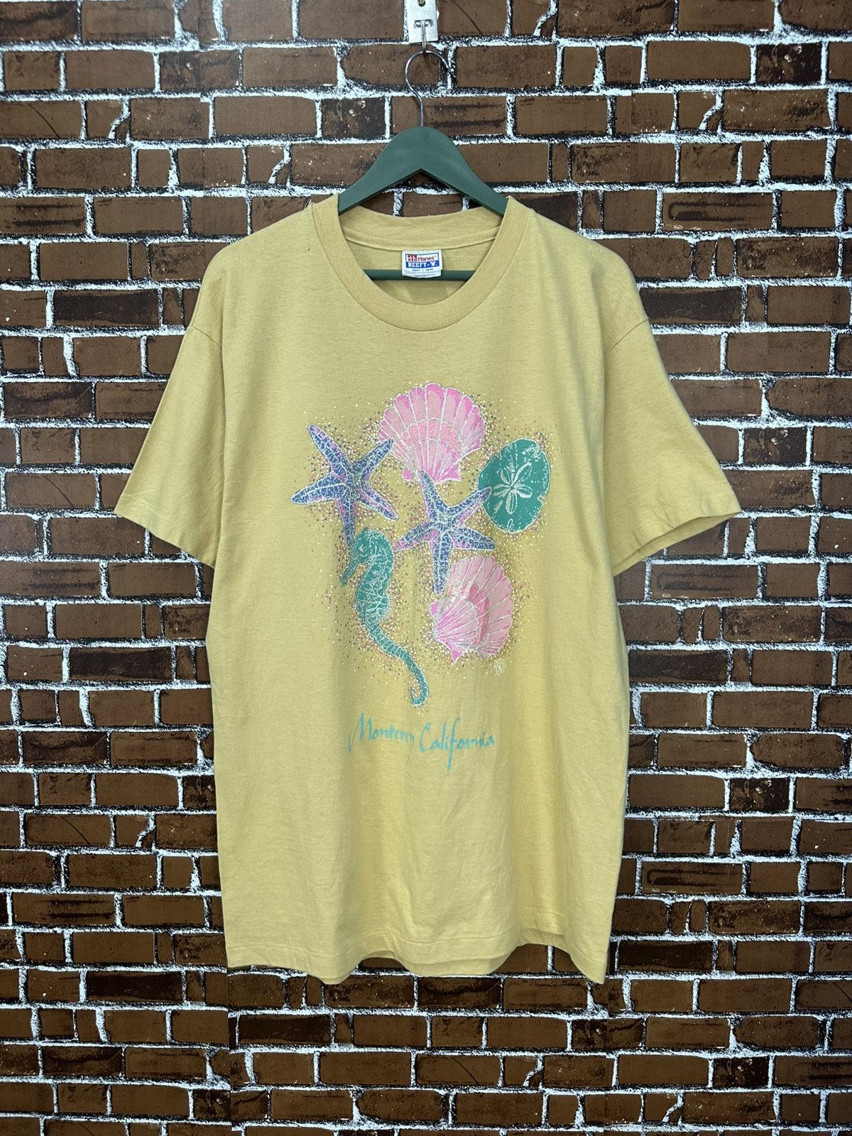 Vintage Vintage Hanes Monterey California Tshirt A989 Size US L / EU 52-54 / 3 - 1 Thumbnail
