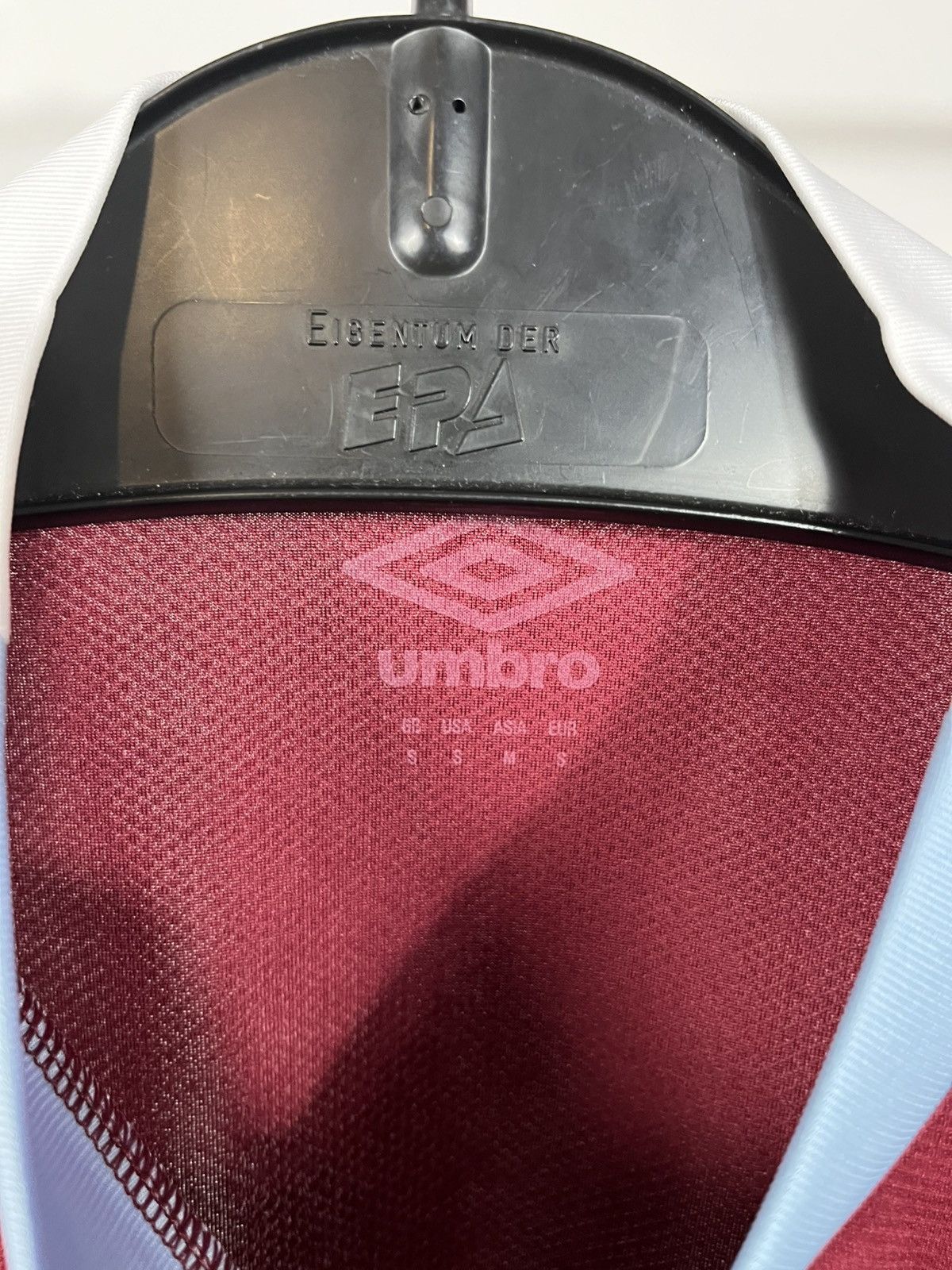 Umbro West Ham United Umbro Home Jersey 2022/23 Soccer Shirt S Size US S / EU 44-46 / 1 - 6 Thumbnail