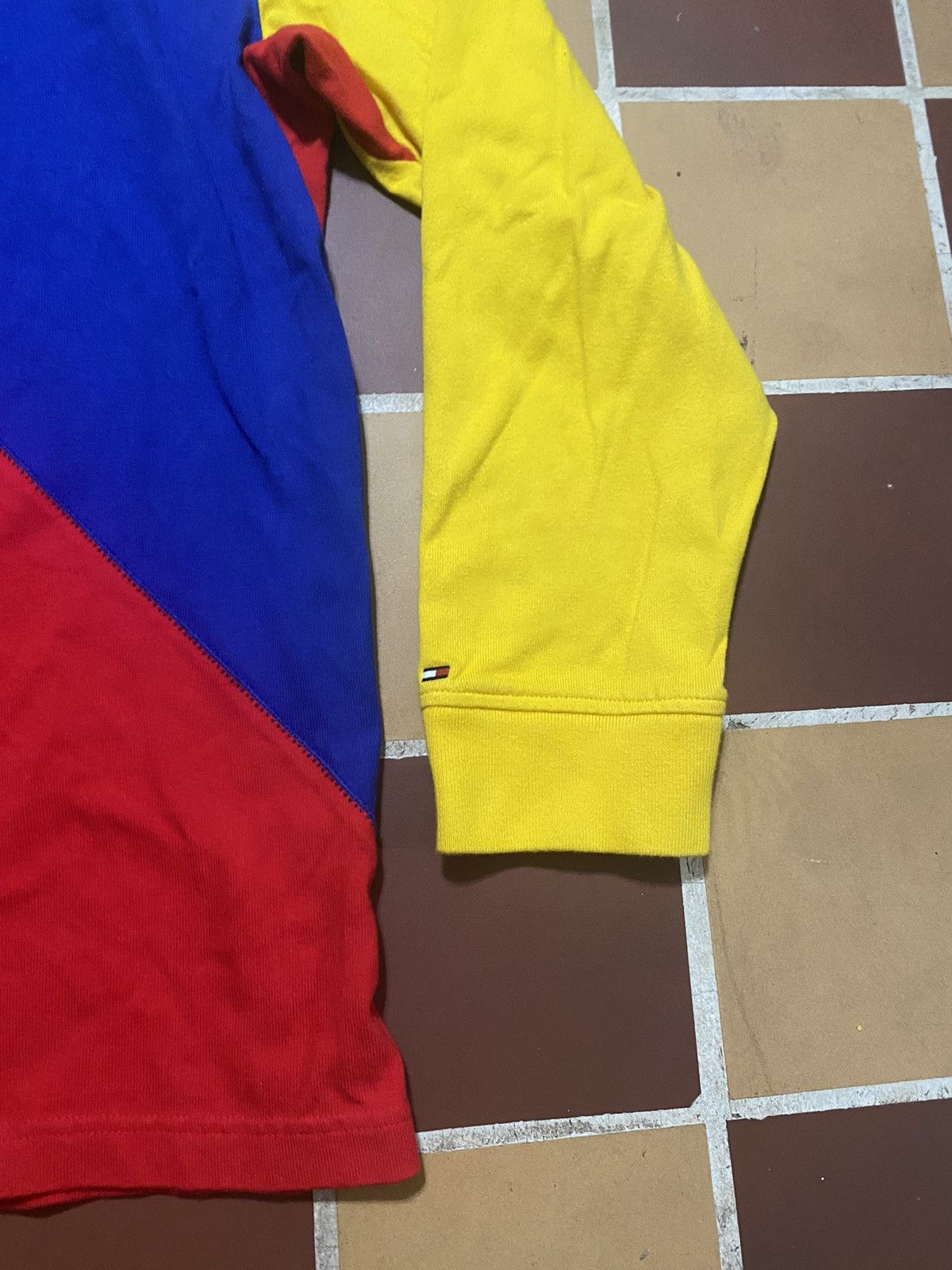 Tommy Hilfiger × Tommy Jeans × Vintage Vintage Tommy Hilfiger Sailing Gear Polo Size US XXL / EU 58 / 5 - 2 Thumbnail