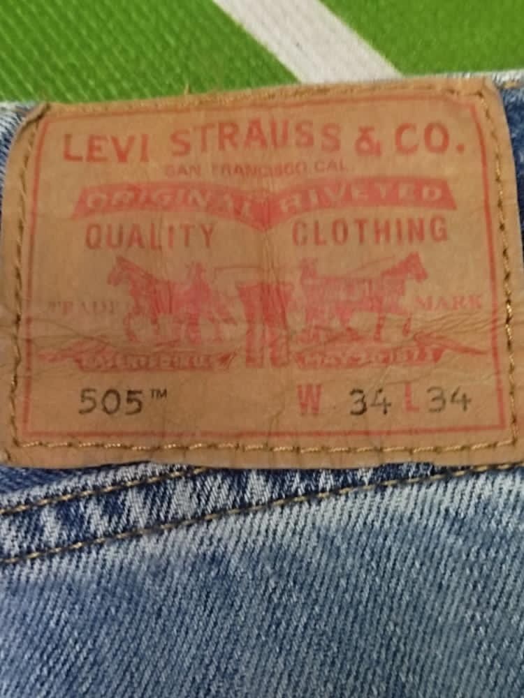 Levi's VINTAGE LEVIS 505 DISTRESSED LIGHT BLUE JEANS Size US 36 / EU 52 - 8 Thumbnail
