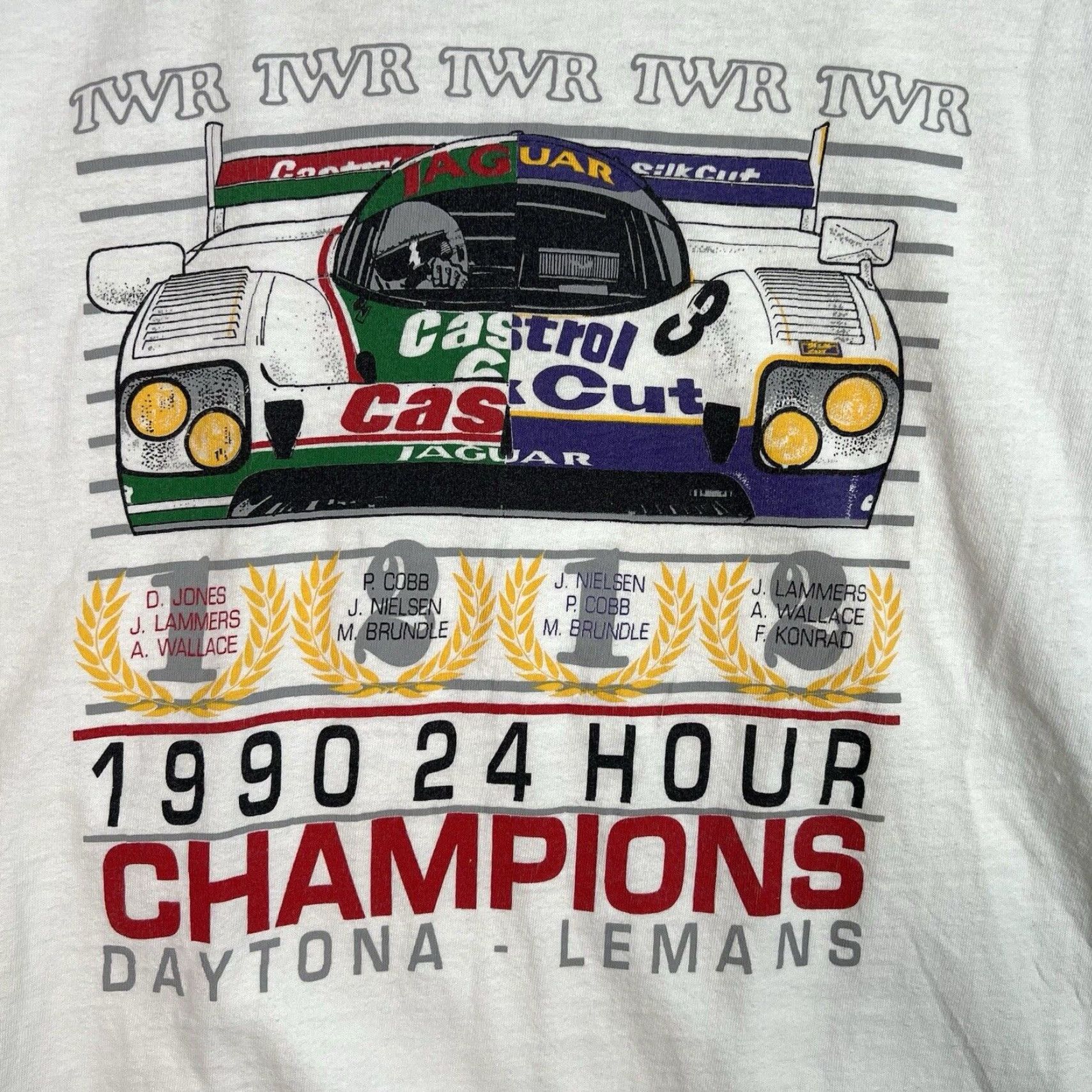 Vintage VINTAGE 1990s Jaguar XJR-12 Racing Car T Shirt Adult Mens Large White Nike Shirt Boy? Size US L / EU 52-54 / 3 - 4 Thumbnail