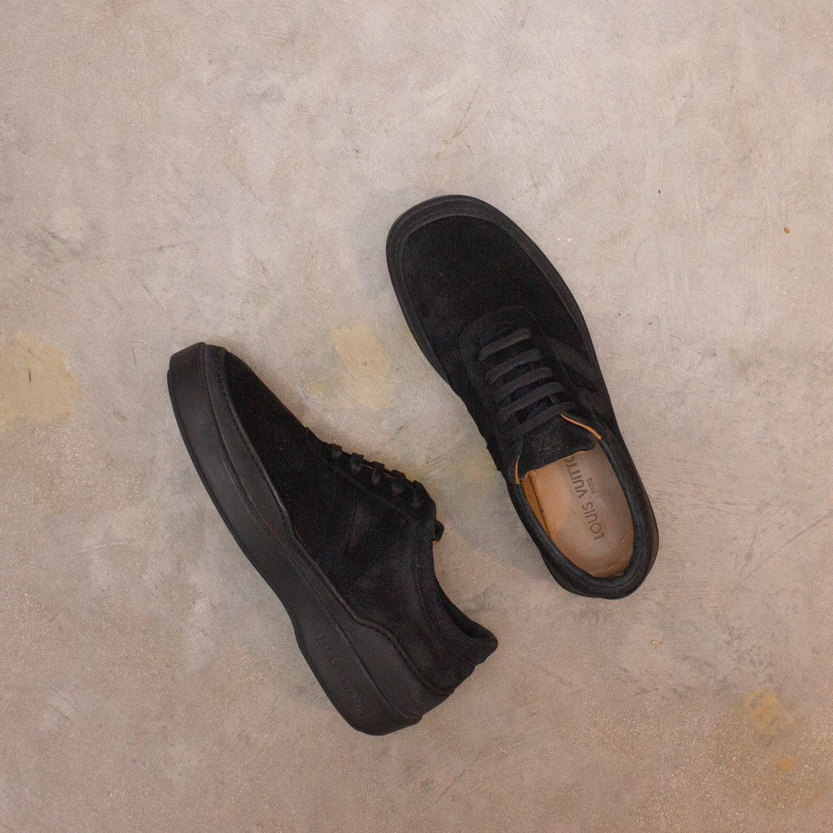 Louis Vuitton Louis Vuitton Leather & Suede Leather Shoes 9 Men's Black Size US 9 / EU 42 - 1 Thumbnail