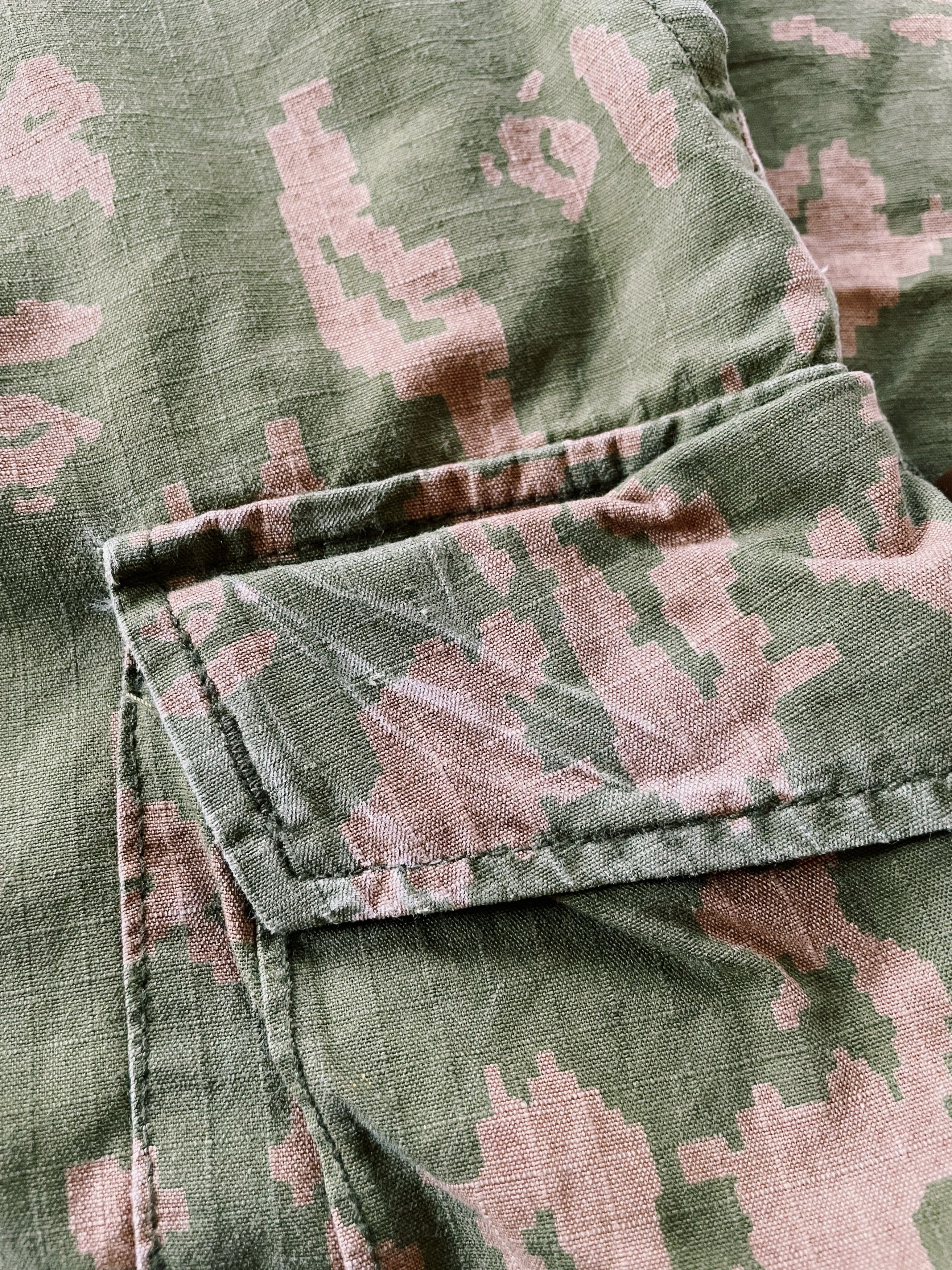 Bape × Nigo × Vintage Vintage Y2K Bape A Bathing Ape Digi Camo Cargo Pants Size US 32 / EU 48 - 8 Thumbnail