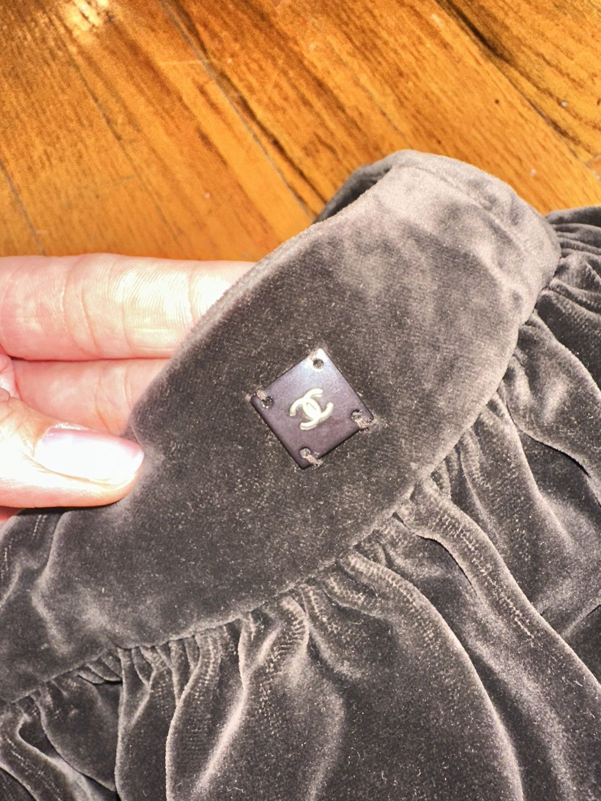 Chanel Vintage Fall 2001 CHANEL Velvet Skirt Size 27" / US 4 / IT 40 - 5 Thumbnail