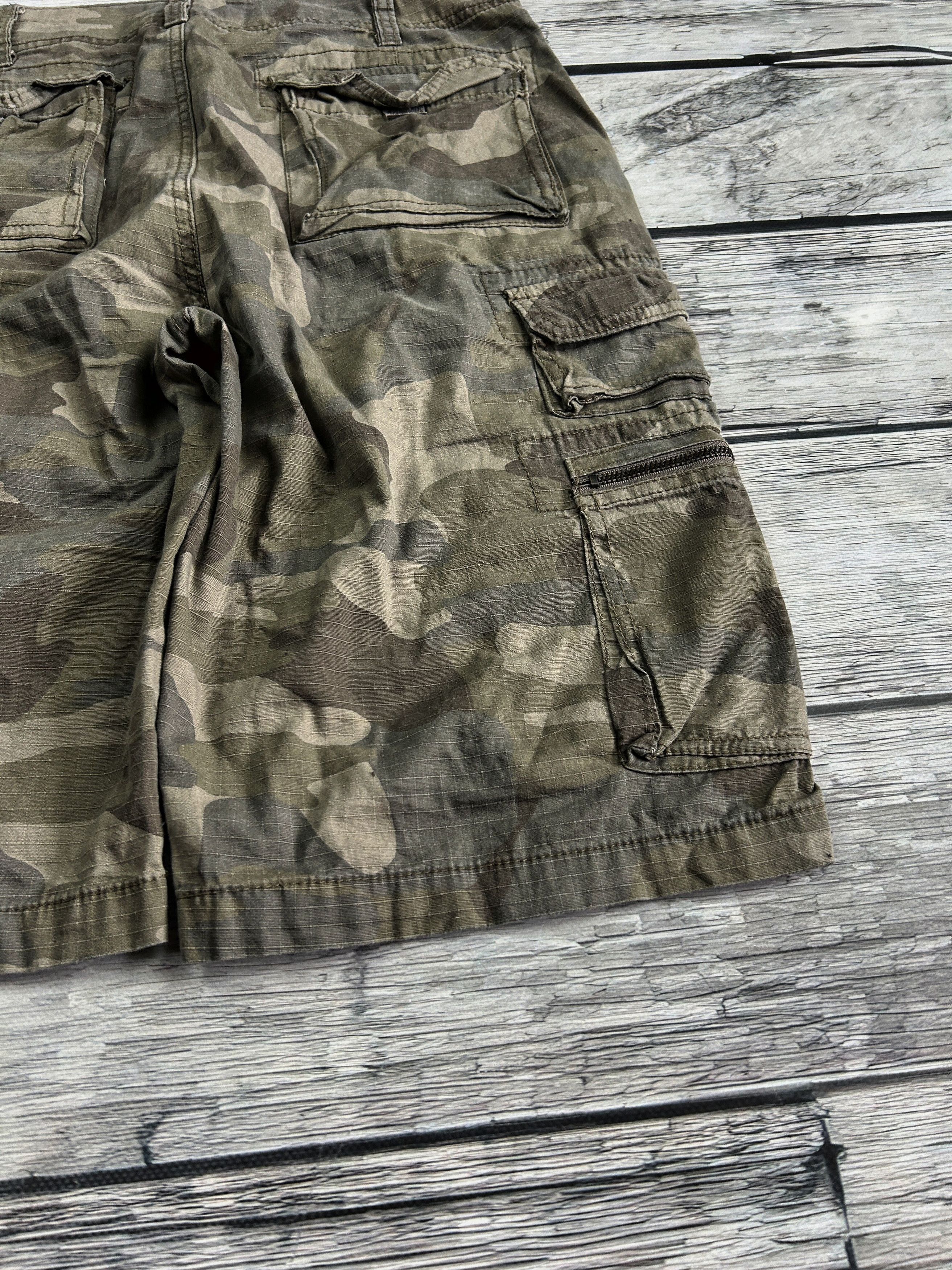 Japanese Brand VTG STREETWEAR MILITARY BALENCIAGA JUNYA YOHJI STYLE SHORTS Size US 32 / EU 48 - 8 Thumbnail
