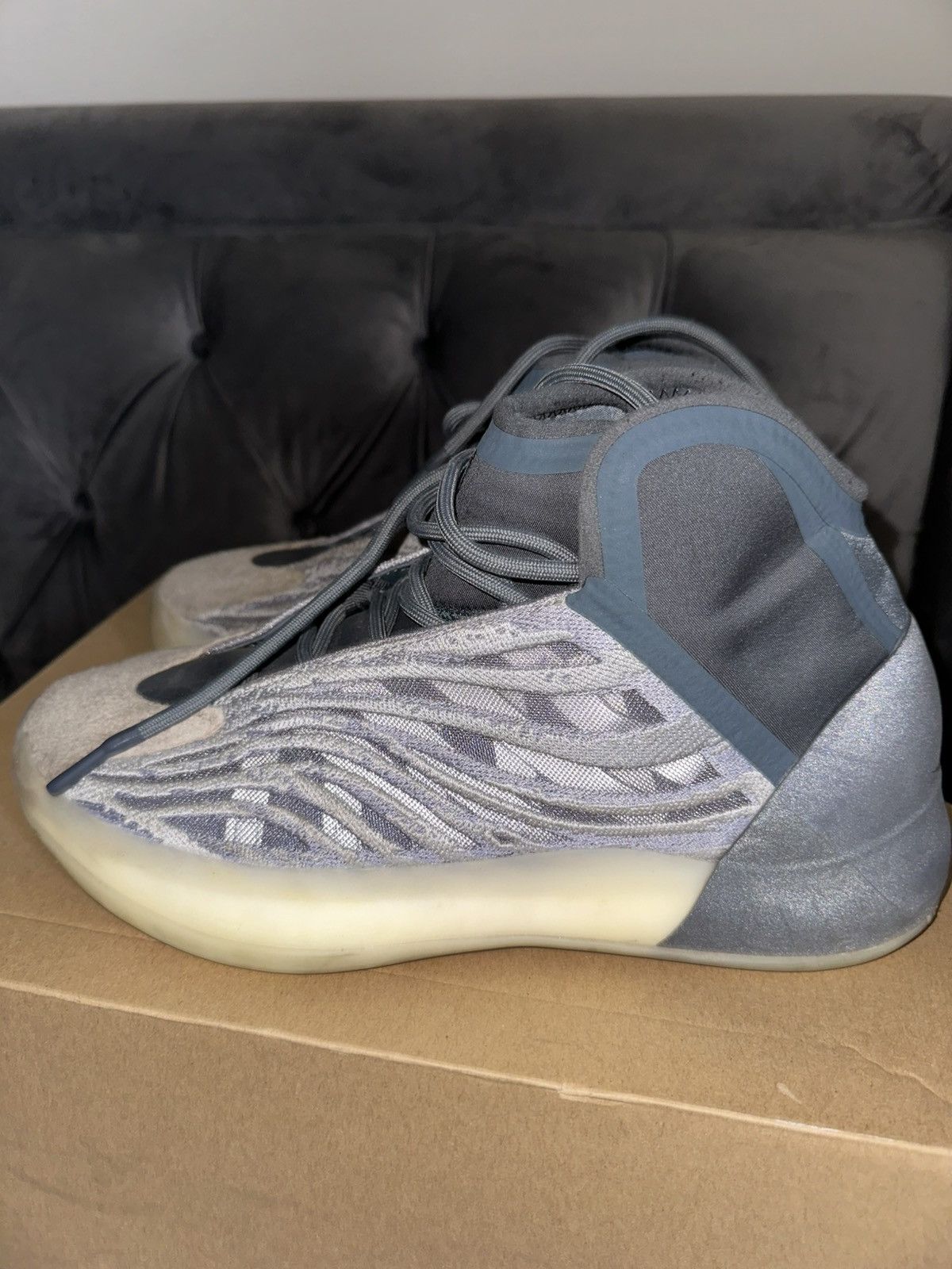 Yeezy QNTM BSKTBL Size US 10 / EU 43 - 2 Thumbnail