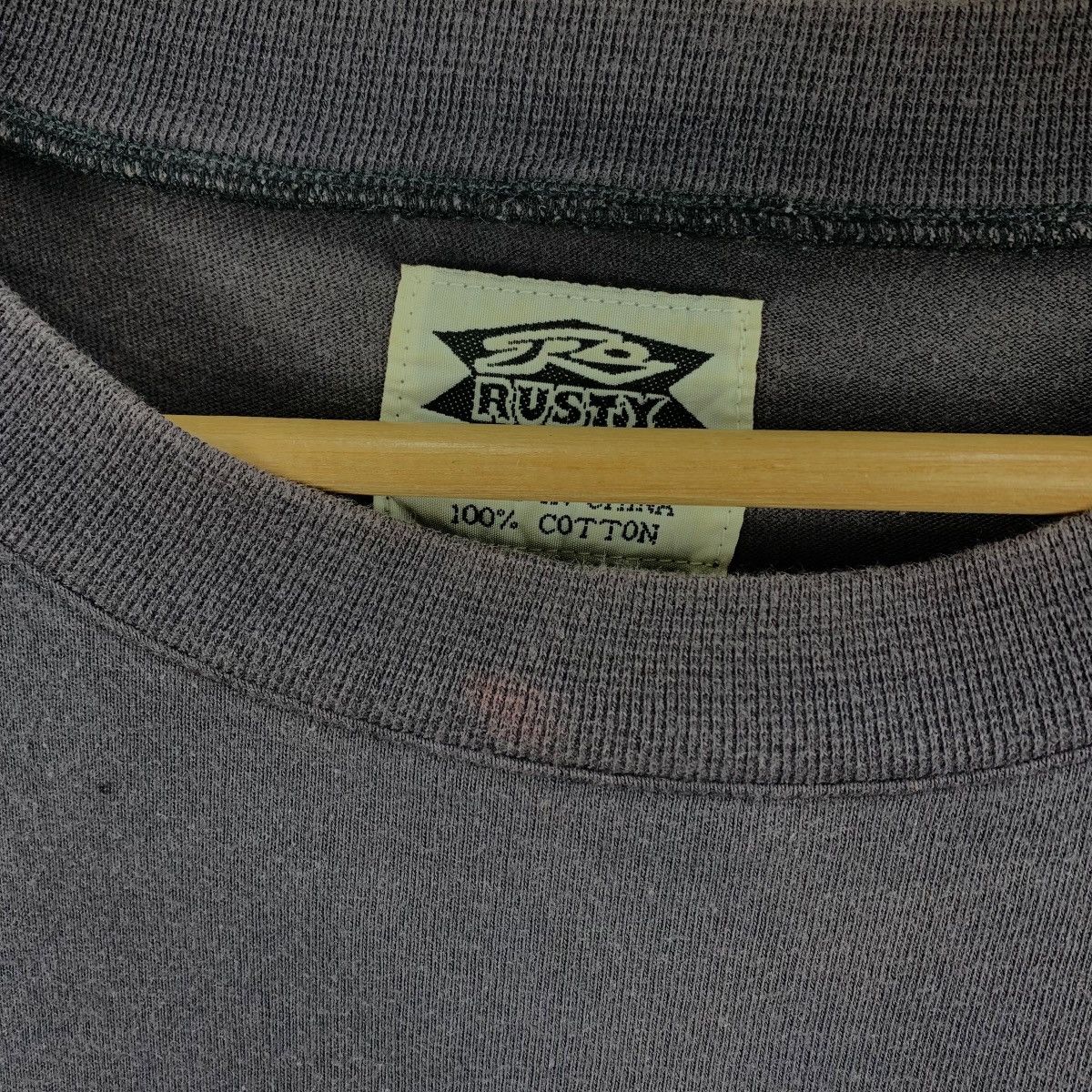 Rusty × Vintage Vintage RUSTY surfing flying fish back hit printed tee Size US L / EU 52-54 / 3 - 7 Thumbnail