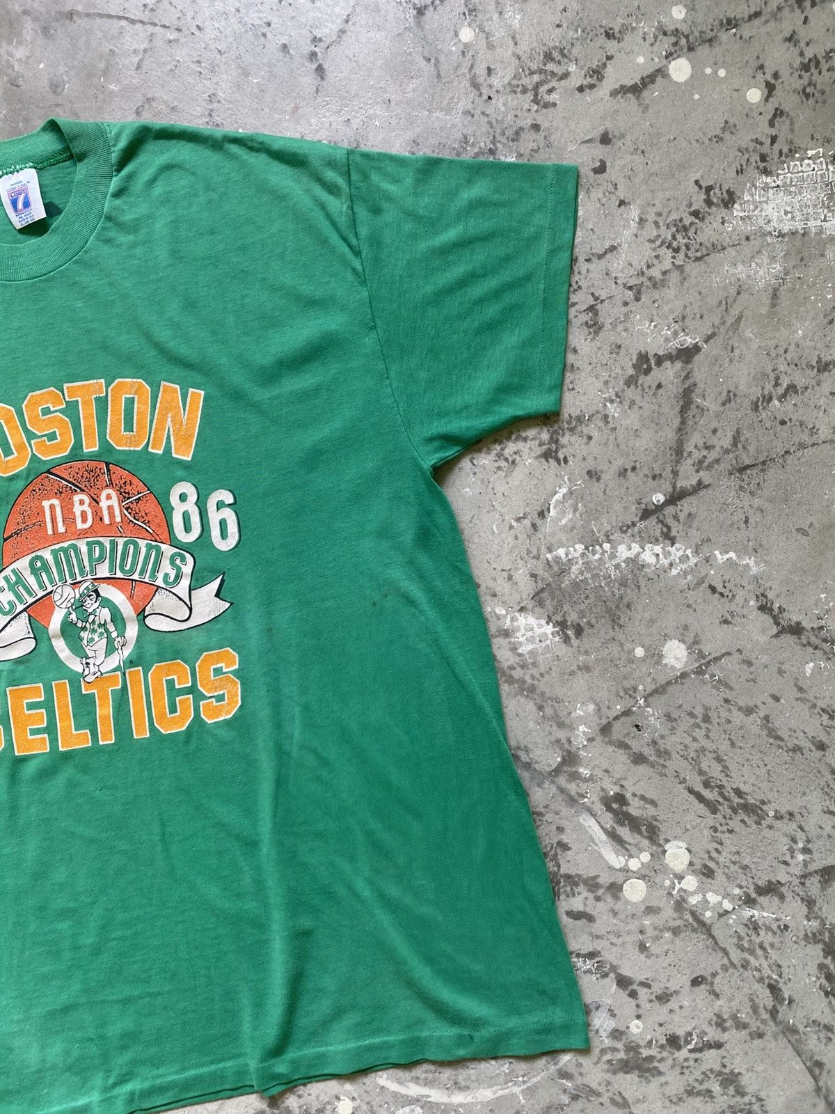 NBA Vintage 1986 Boston Celtics NBA Team Shirt Size US XL / EU 56 / 4 - 3 Thumbnail