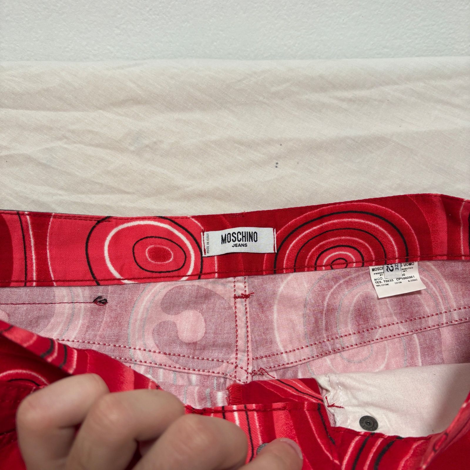 Moschino VTG 90's Red Moschino Peace Sign Jeans Grail SZ 32" Size 32" / US 10 / IT 46 - 3 Thumbnail