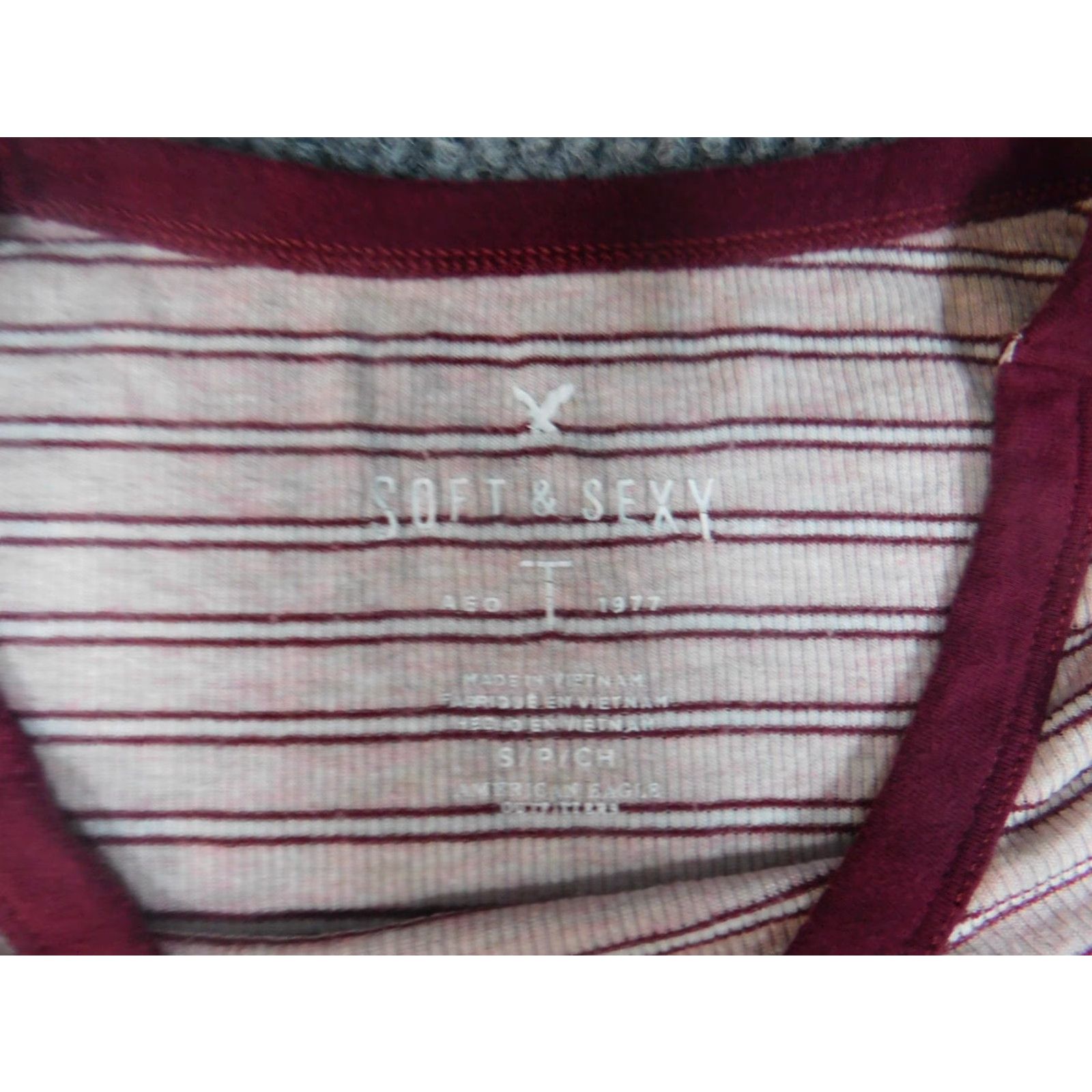 American Eagle Outfitters American Eagle Outfitters Blouse Women Small pink Knit Striped Raglan Sleeve Crew Neck Pullover Short Sleeve Basic Casual Size S / US 4 / IT 40 - 5 Thumbnail