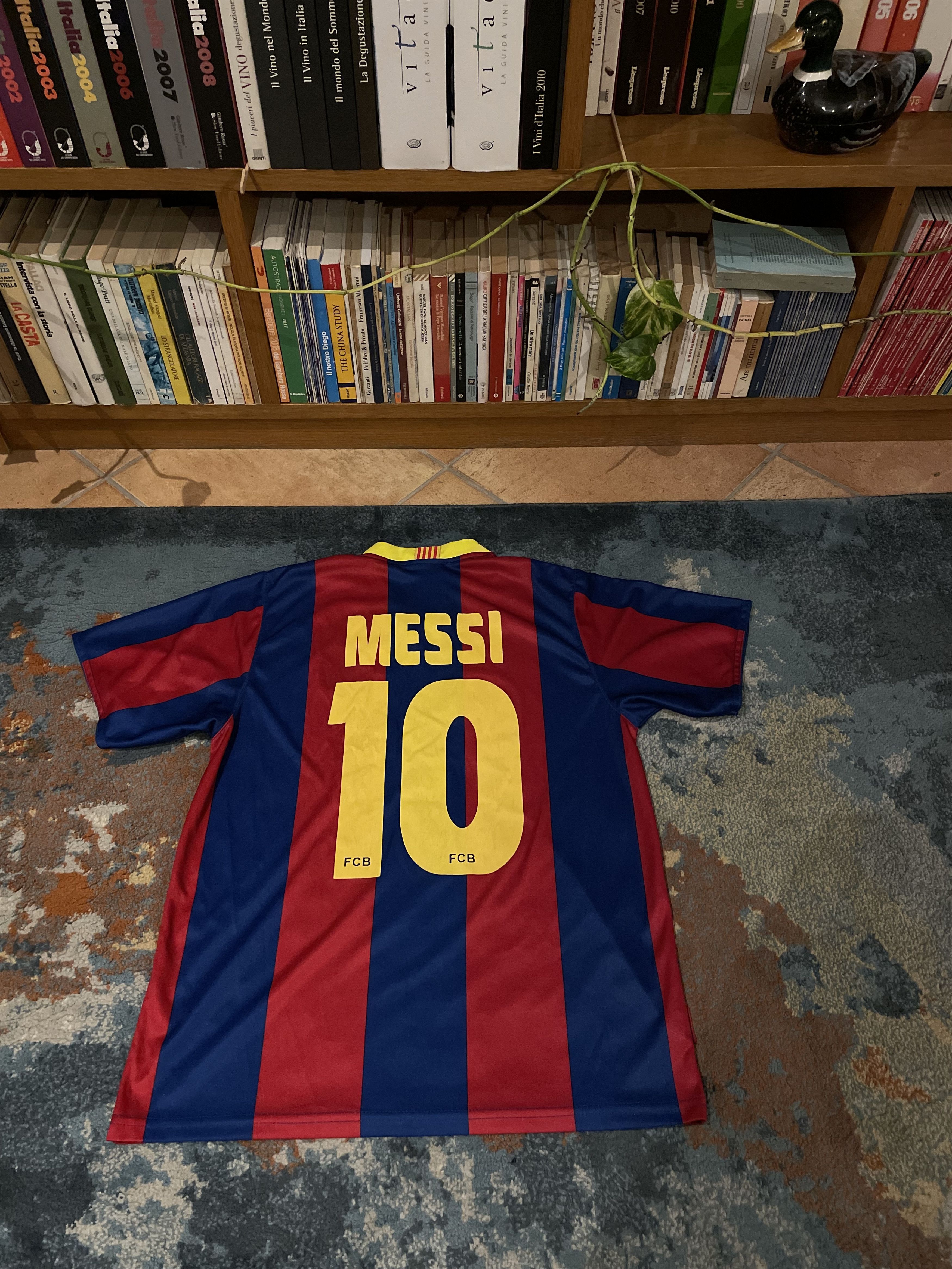 Other Barcelona Messi Vintage Soccer Jersey kit Size US L / EU 52-54 / 3 - 1 Thumbnail