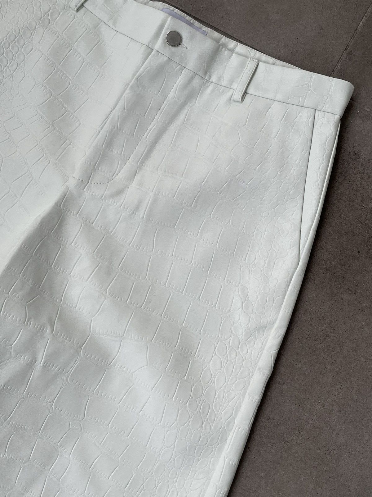 Han Kjobenhavn SS21 !DS! Han Kjobenhavn White Croc Suit Wide Leg Shorts Size US 32 / EU 48 - 14 Thumbnail