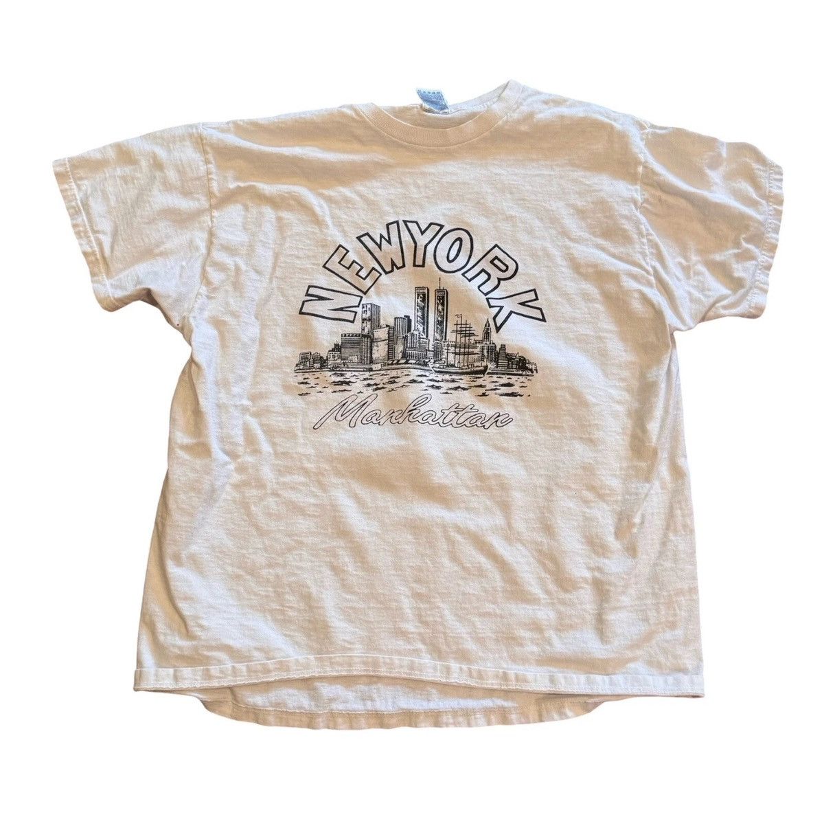 Fruit Of The Loom × Vintage Vintage 90s New York City Twin Towers Manhattan T-shirt Size US XL / EU 56 / 4 - 1 Thumbnail