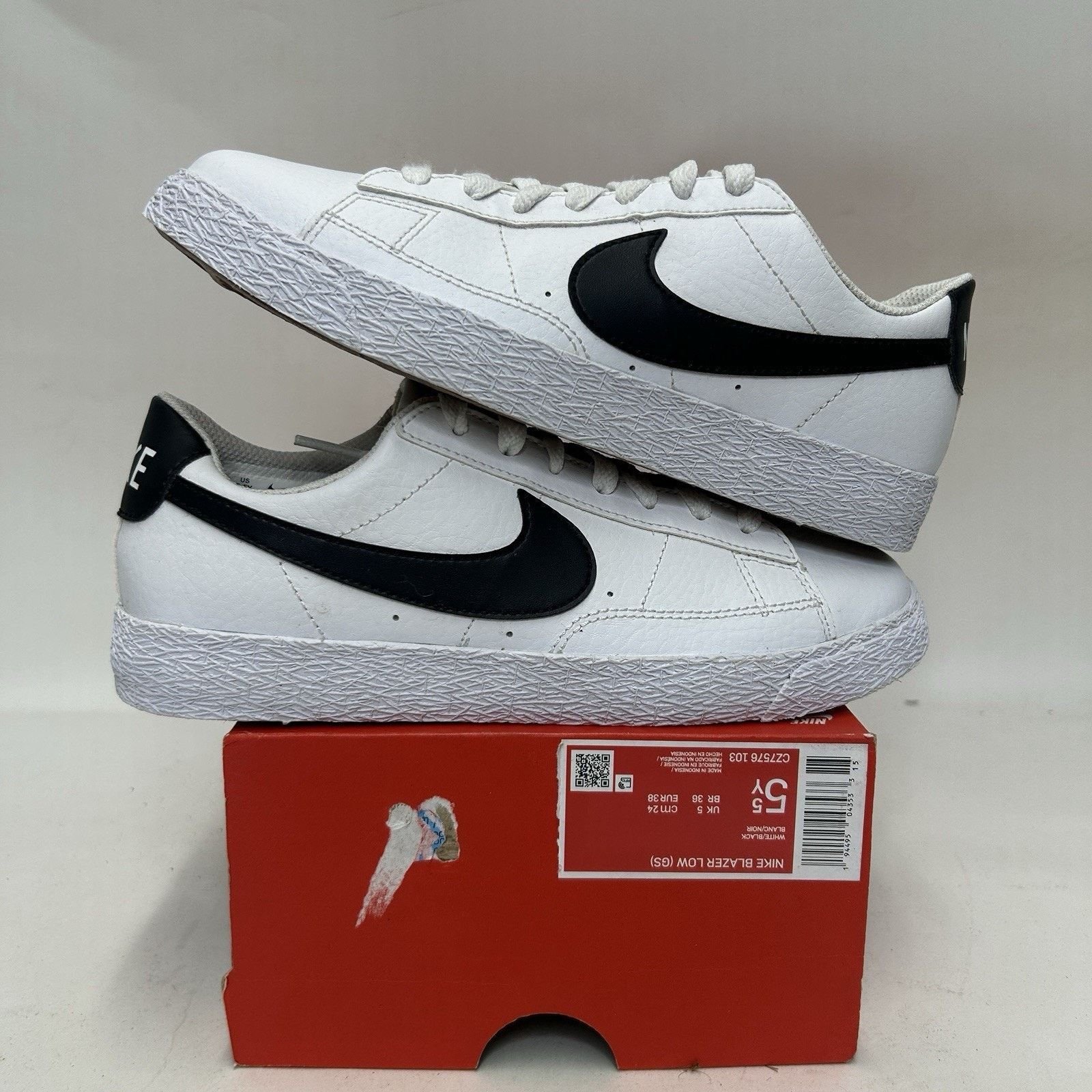 Nike Nike Blazer Low GS “White Black” CZ7576-103 Size US 7 / IT 37 - 1 Thumbnail