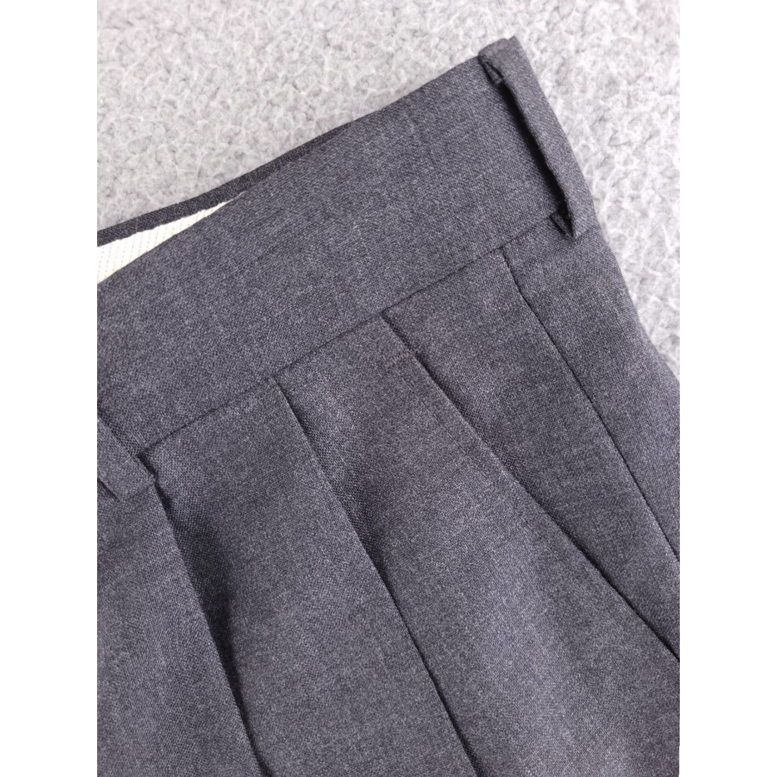 Aquascutum Aquascutum Pants Mens 35x27 Gray 100% Wool Relaxed Pleated Dress Pants Mens Size 35 Gray Wool Relaxed Aquascutum Pants Size US 35 - 6 Thumbnail