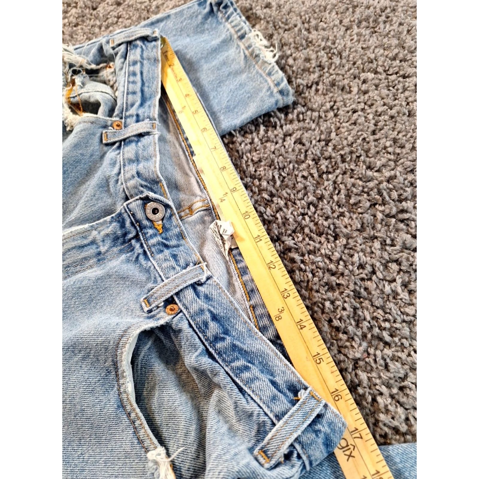 Gap VINTAGE Gap Jeans Mens 38x31 Relaxed Baggy Light Wash Distressed Denim Work 90s Boys? Size US 38 / EU 54 - 6 Thumbnail