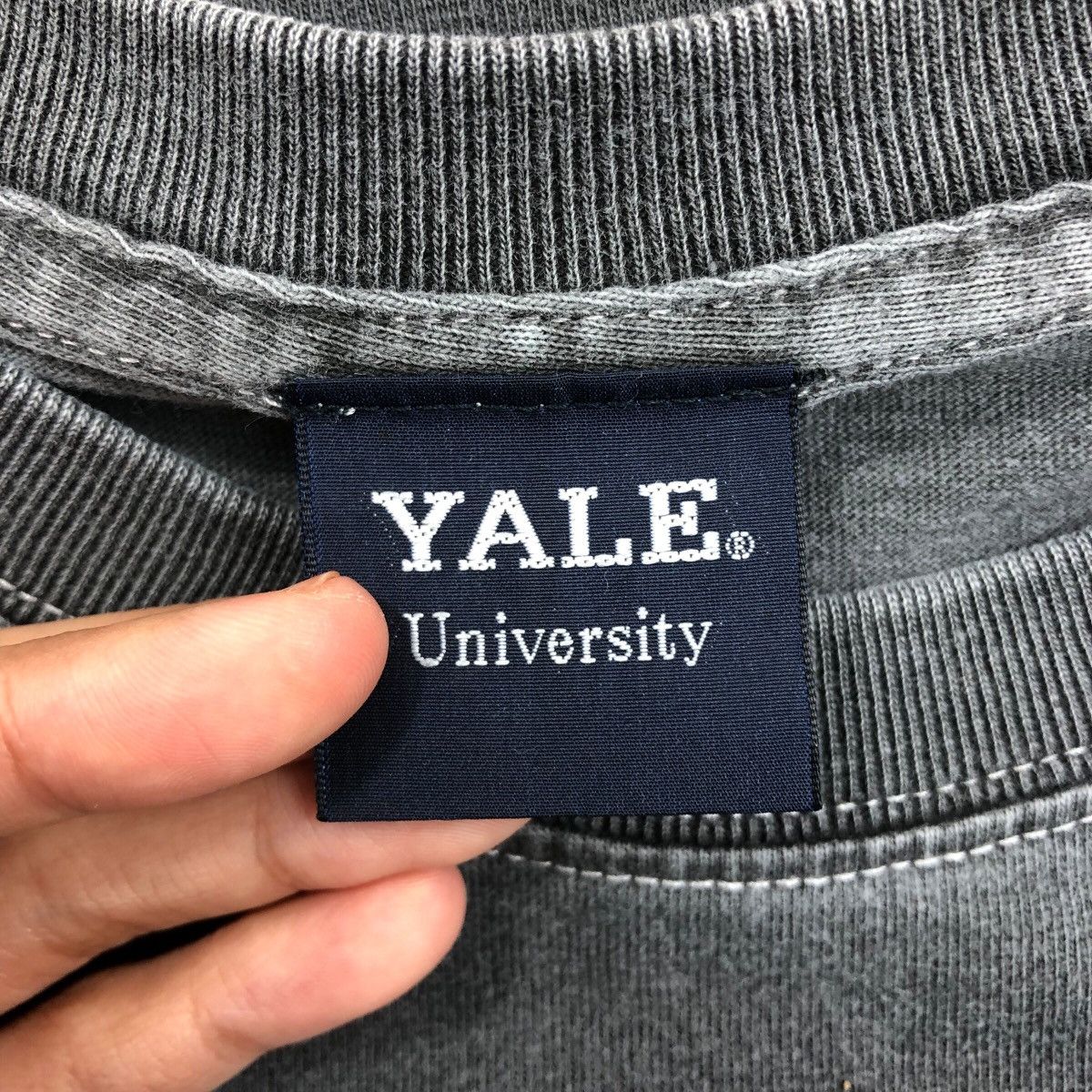 Vintage Pick!! Vtg YALE UNIVERSITY Long Sleeve Tshirt Size US XXL / EU 58 / 5 - 7 Thumbnail
