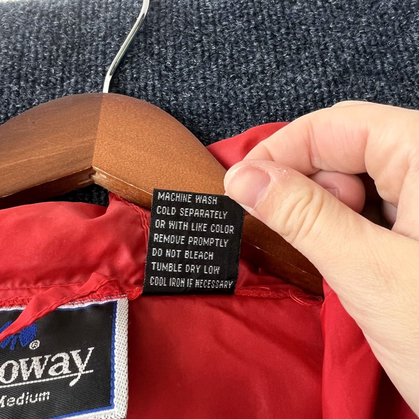 Holloway VINTAGE Y2K Pittsburgh Zoo & Aquarium Jacket Mens Med Red Hooded Windbreaker Size US M / EU 48-50 / 2 - 5 Thumbnail