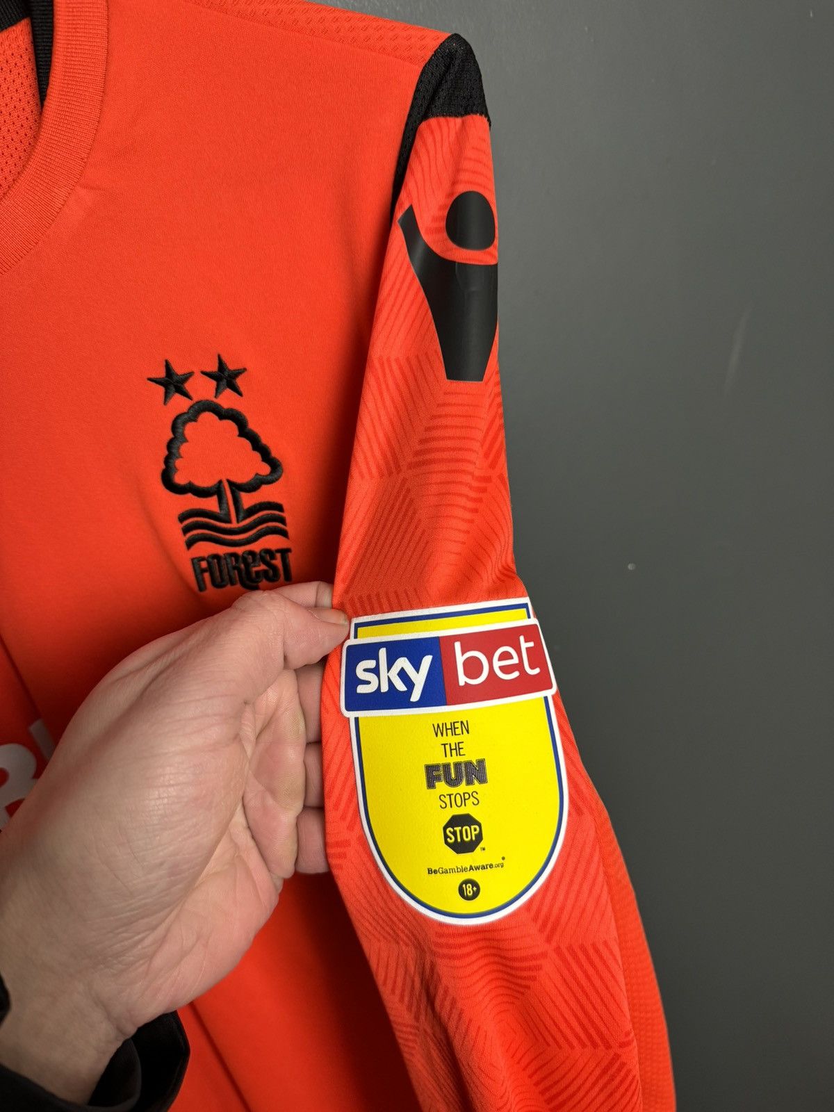 Macron Nottingham Forest 18/19 Goalkeeper Steele Football Jersey Size US M / EU 48-50 / 2 - 6 Thumbnail