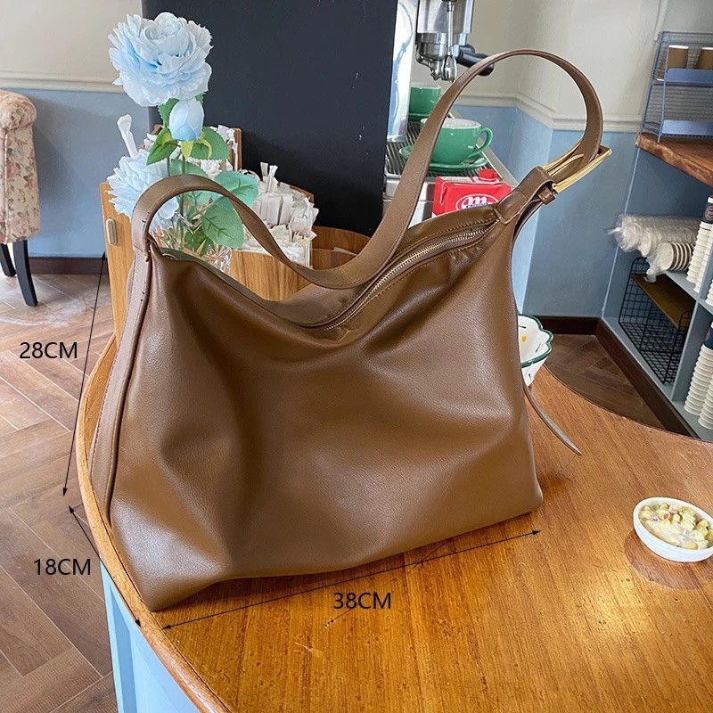 Japanese Brand × Vintage Capacity messenger crossbody unisex PU Leather Shoulder Bag Size ONE SIZE - 2 Thumbnail