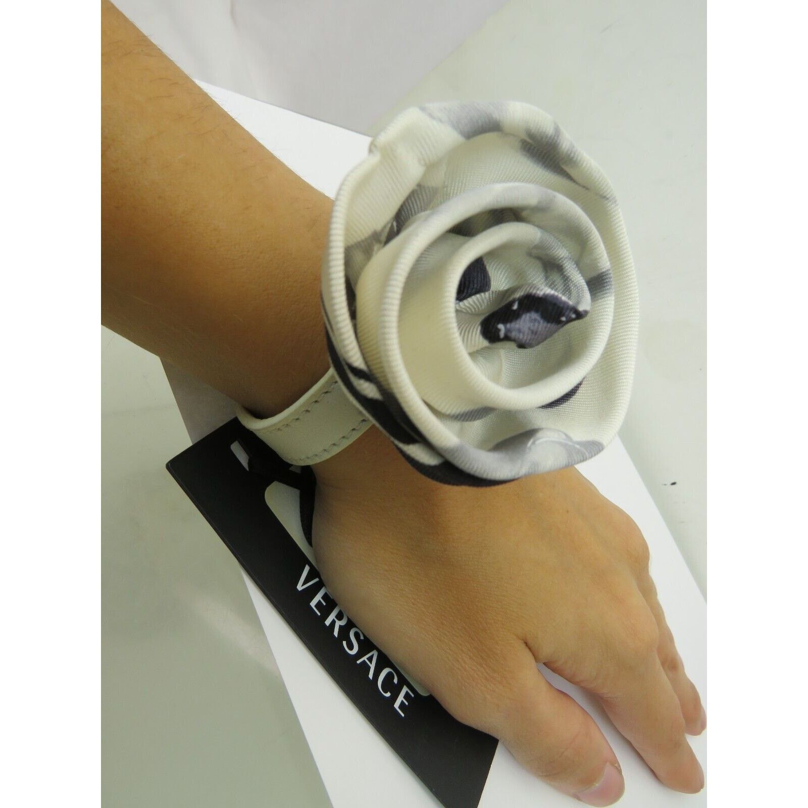 Versace VERSACE LEATHER BRACELET TEXTILE ROSE LOGO BUCKLE CLOSURE IT Size ONE SIZE - 9 Thumbnail