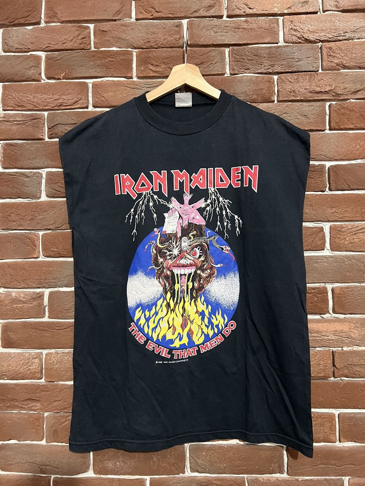 Band Tees 1988 IRON MAIDEN The Evil That Men Do Metal Band T-Shirt 80s Size US XL / EU 56 / 4 - 1 Thumbnail