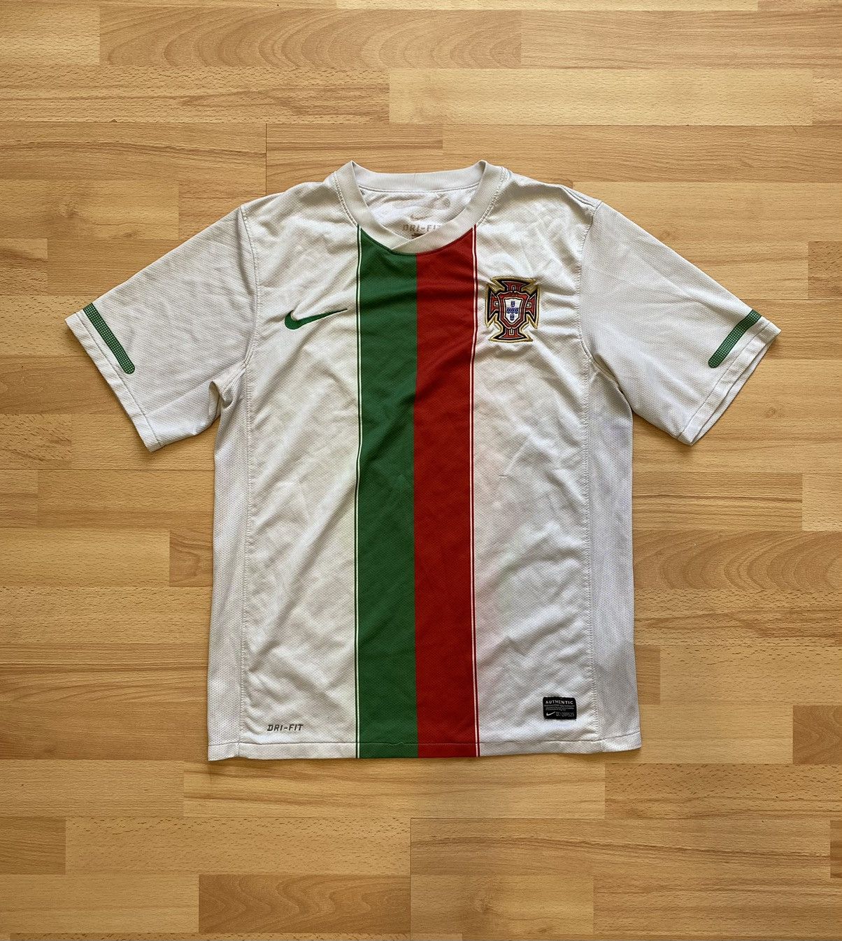 Nike FPF Portugal Men’s Nike Dri-Fit 2010 Soccer Football Jersey Size US S / EU 44-46 / 1 - 1 Thumbnail