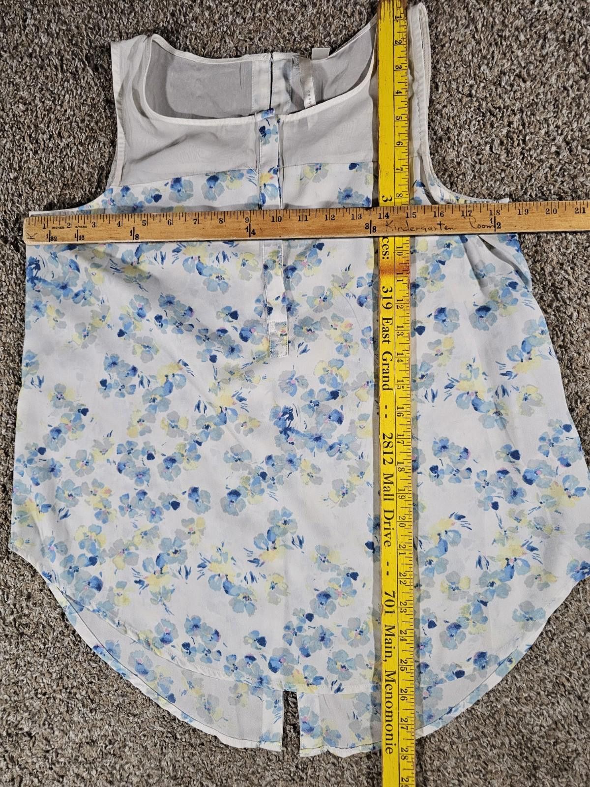 Other LC Lauren Conrad Medium White Blue Sleeveless Blouse Size M / US 6-8 / IT 42-44 - 4 Thumbnail