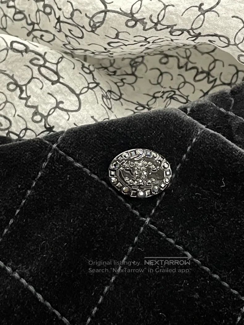 Chanel Chanel 22c black velvet stitching white silk full logo ski Size 25" / US 0 / IT 36 - 3 Thumbnail