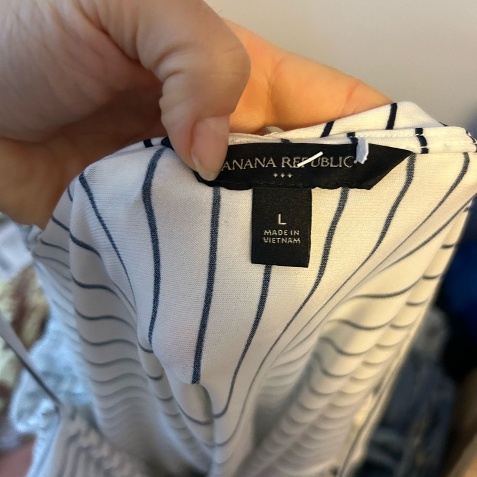 Banana Republic Banana Republic Black Striped Ruffle Cold Shoulder Blouse Size L / US 10 / IT 46 - 6 Thumbnail