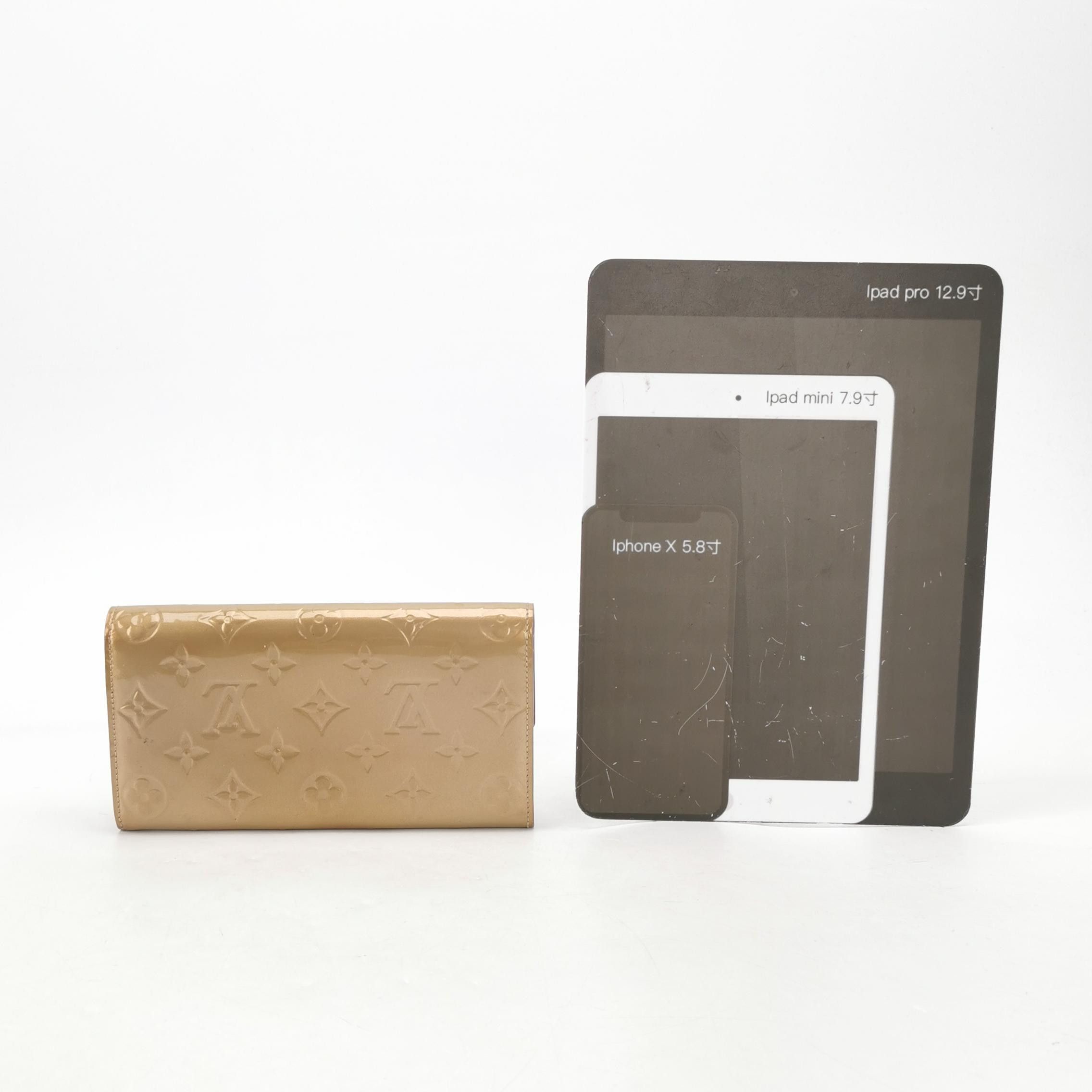 Louis Vuitton Louis Vuitton (LV) Patent leather embossed classic long wal Size ONE SIZE - 1 Thumbnail