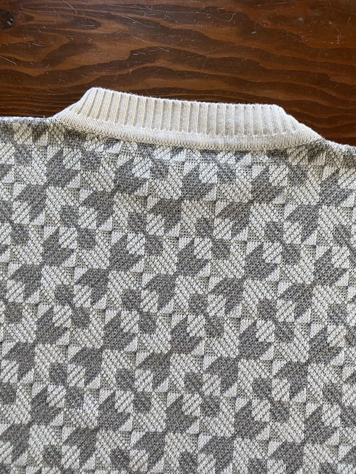 Vintage Vintage 90’s Geometric Pattern White & Grey Knit Sweater Size US M / EU 48-50 / 2 - 10 Thumbnail