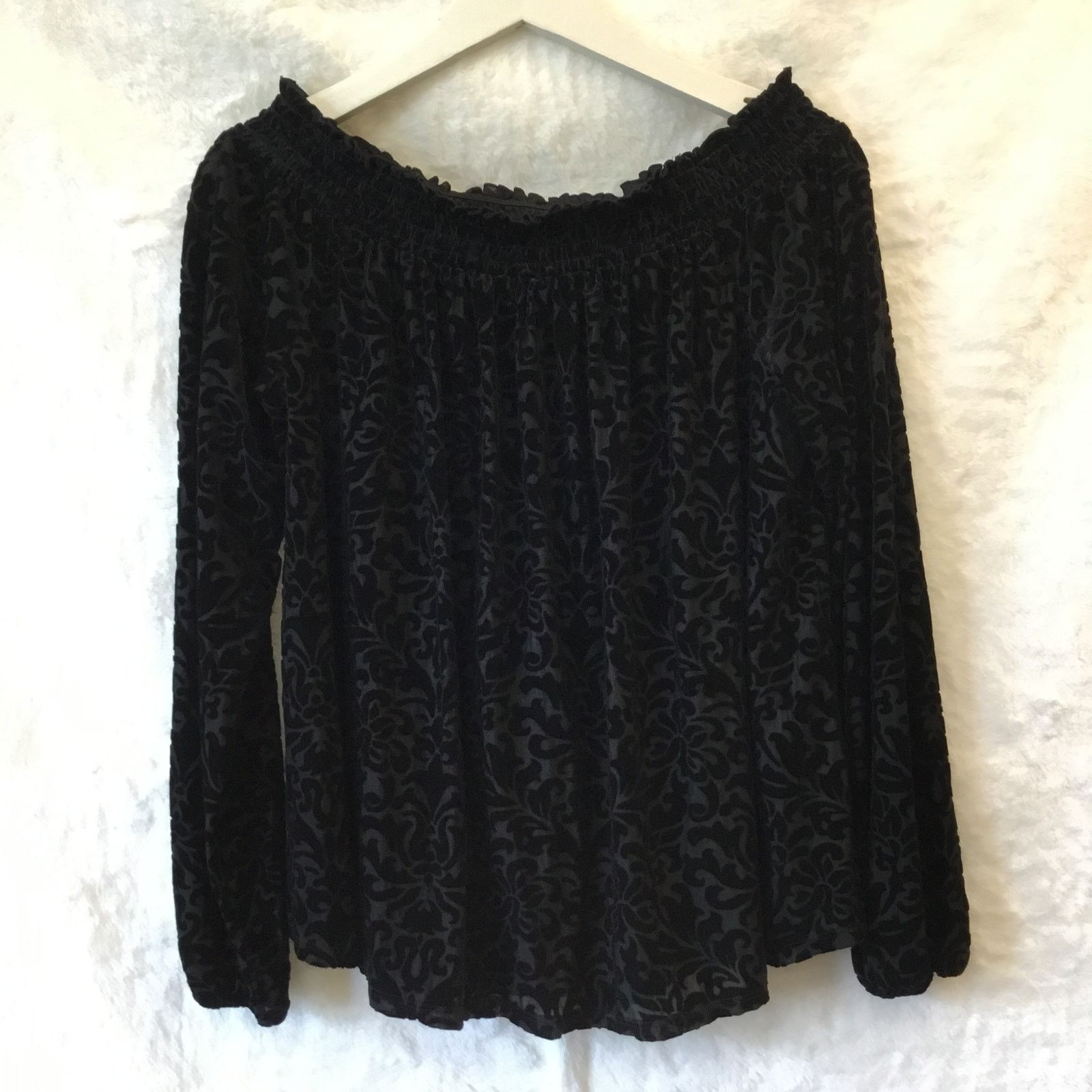 Loft LOFT Black Velvet Flower Off Shoulder Top Size S / US 4 / IT 40 - 2 Thumbnail