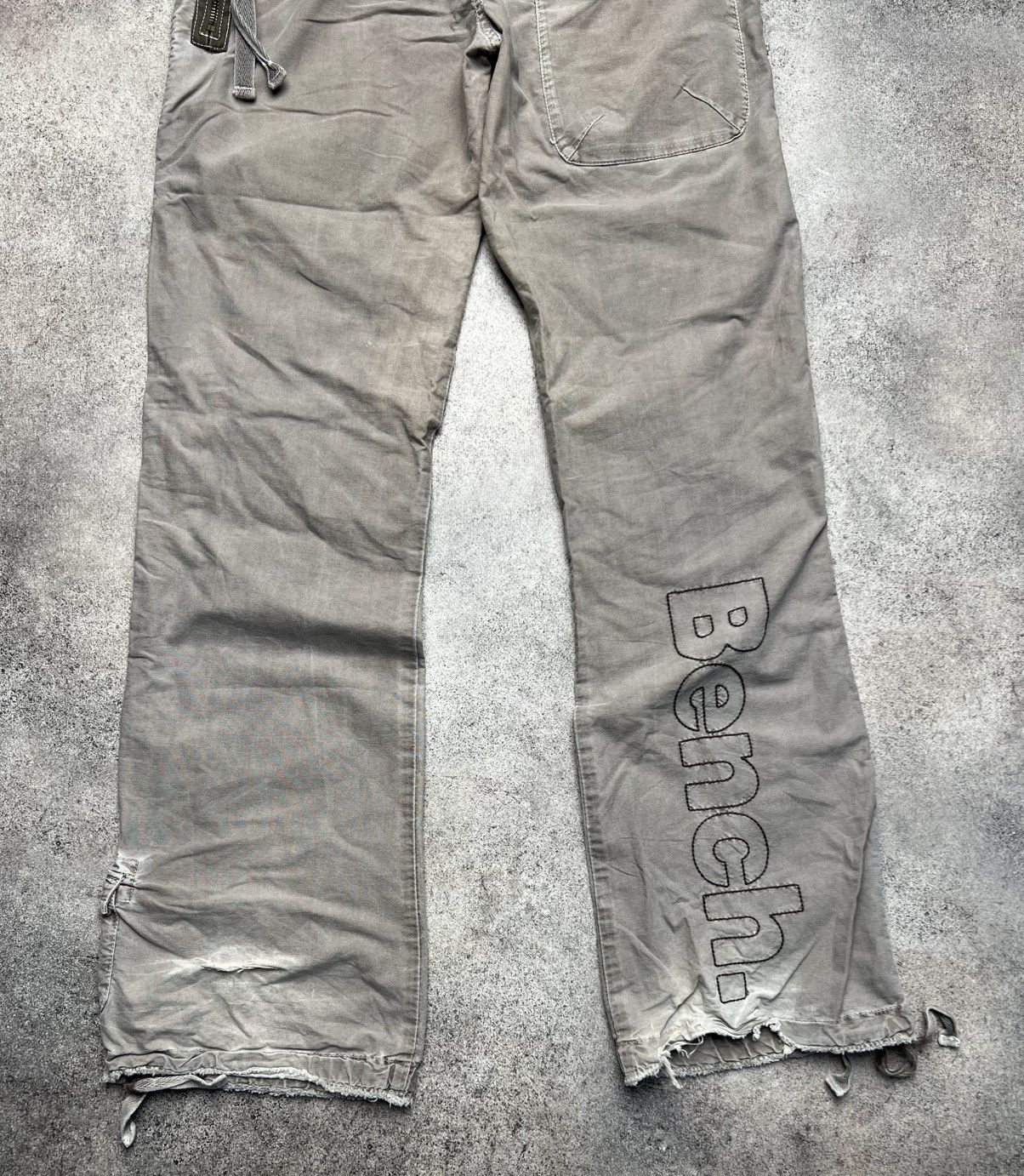 Bench × Japanese Brand × Vintage Bench vintage distressed faded flare pants Size 28" / US 6 / IT 42 - 6 Thumbnail