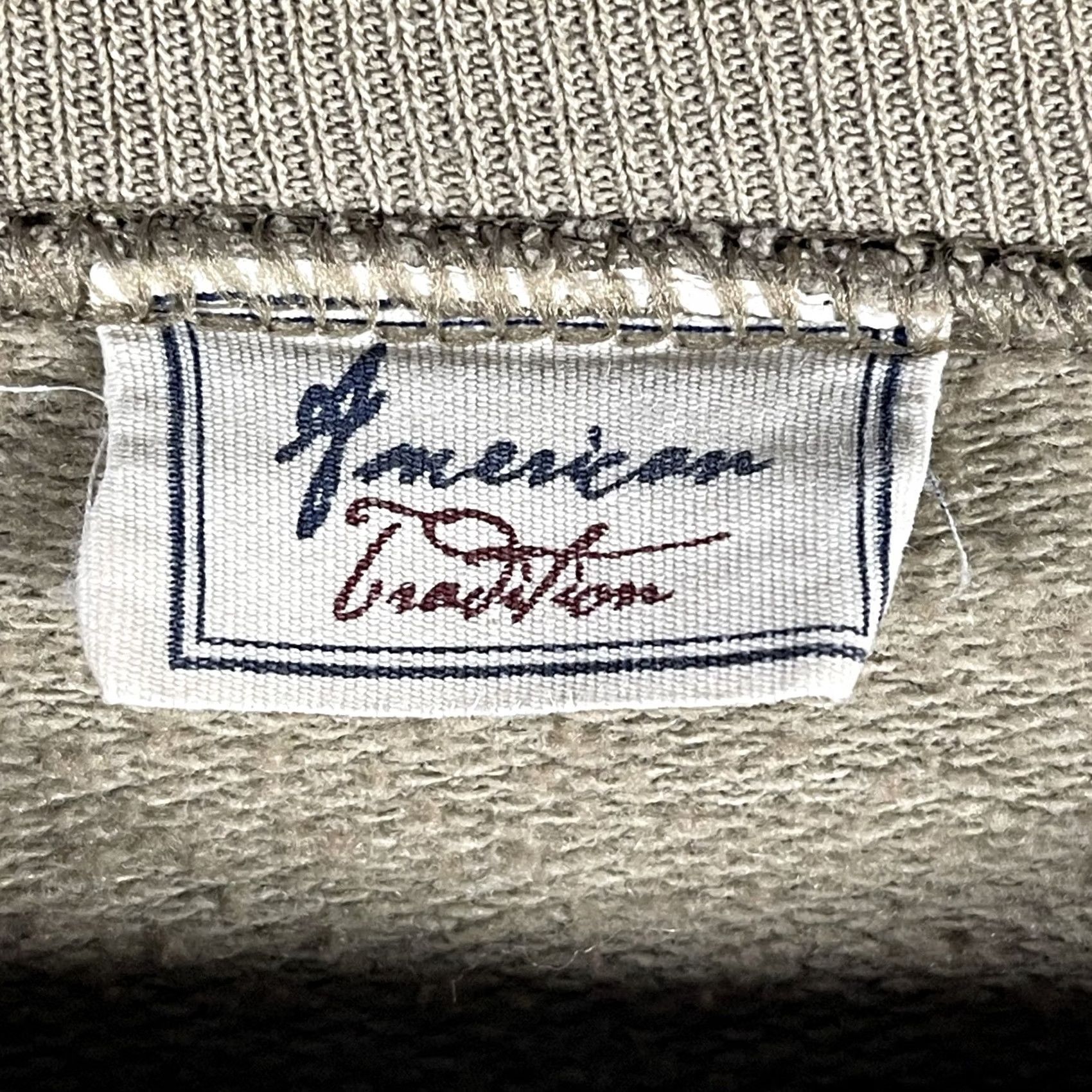 Vintage VINTAGE American Tradition Sweatshirt Mens Large Beige Deer Graphic Hunter Nightmare 90s Mens Size US L / EU 52-54 / 3 - 4 Thumbnail