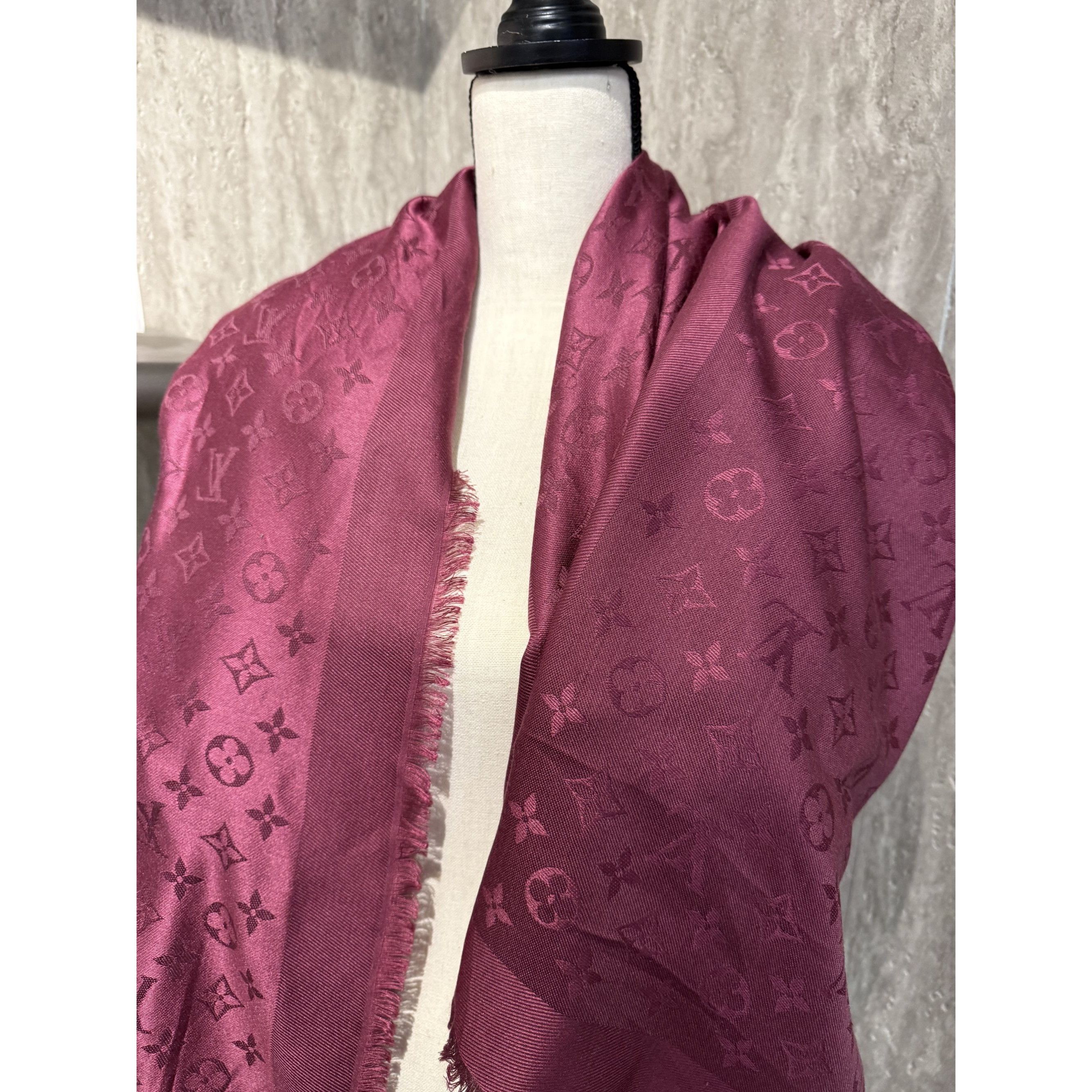 Louis Vuitton Louis Vuitton Monogram Shine Shawl In Fuchsia Silk & Wool Bl Size ONE SIZE - 2 Thumbnail