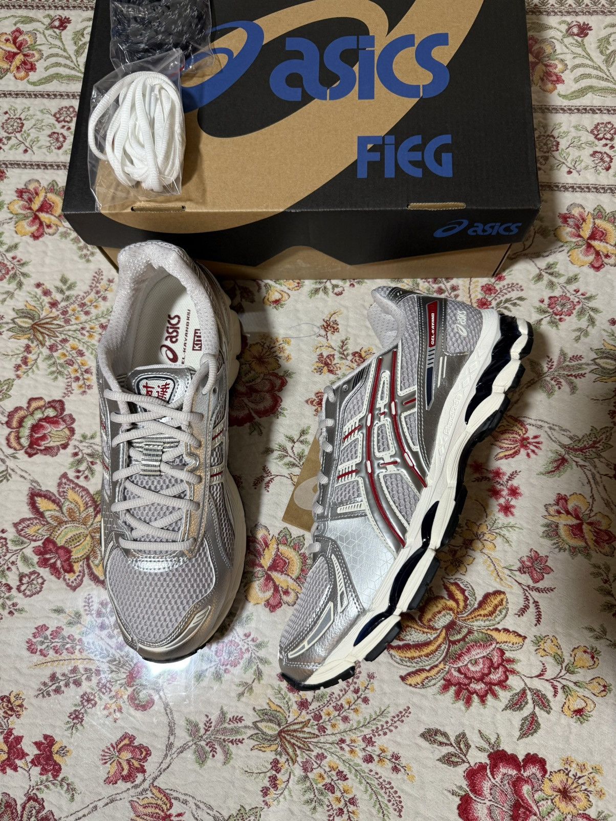 Asics × Kith KITH Ronnie Fieg ASICS GEL-KAYANO 12.1 WIND CHIME / SILVER Size US 11 / EU 44 - 1 Thumbnail