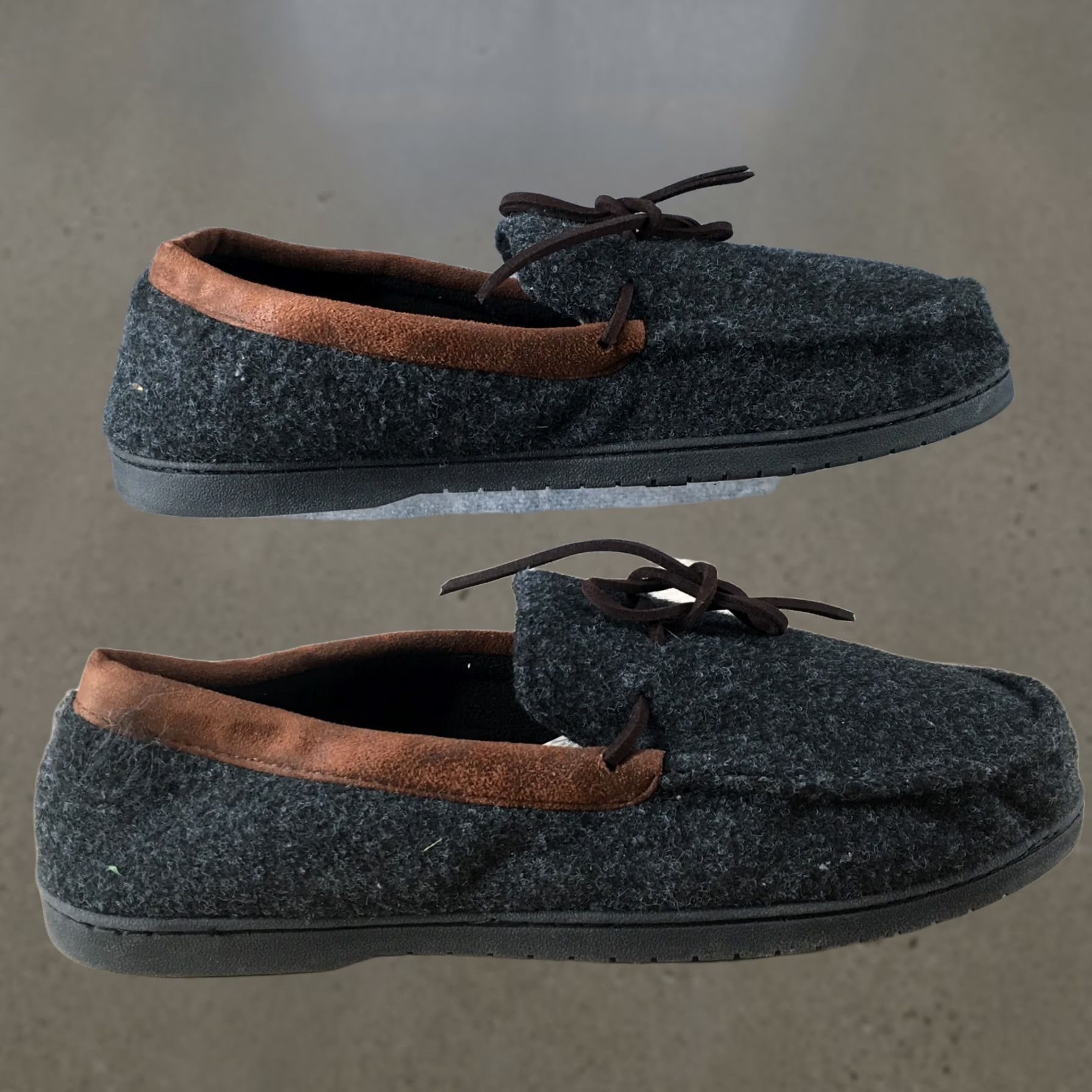 Vintage Dluxe By Dearfoam Slippers Mens 13 XL Moccasin Slip On Flats Gray Fabric Size ONE SIZE - 1 Thumbnail