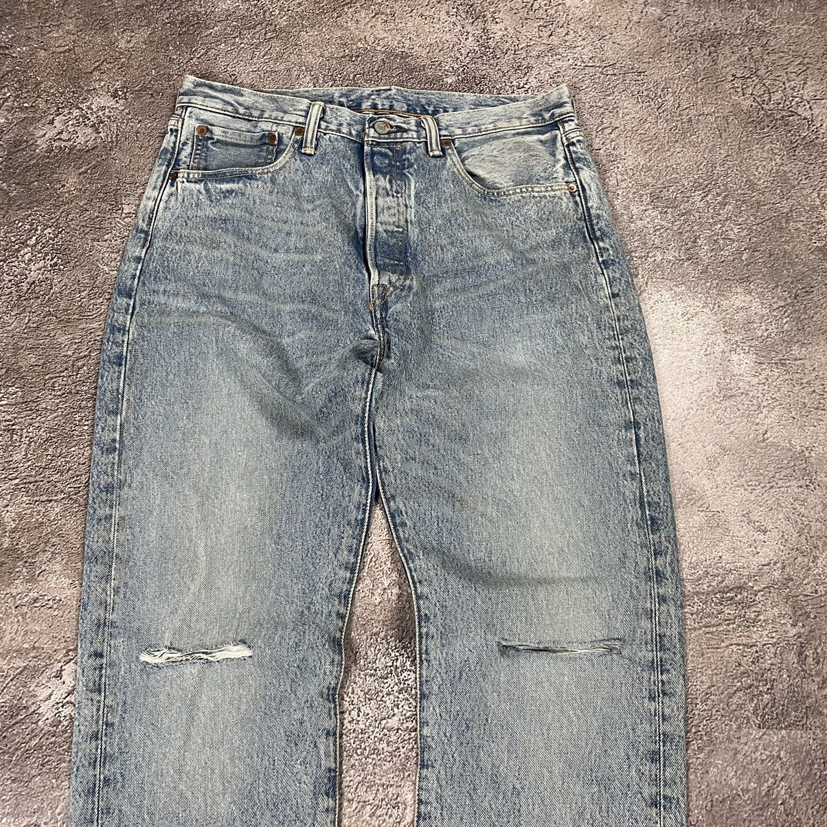 Vintage Vintage 90s Levi Distressed Baggy Jeans Grunge Skate Logo 34 Size US 34 / EU 50 - 2 Thumbnail